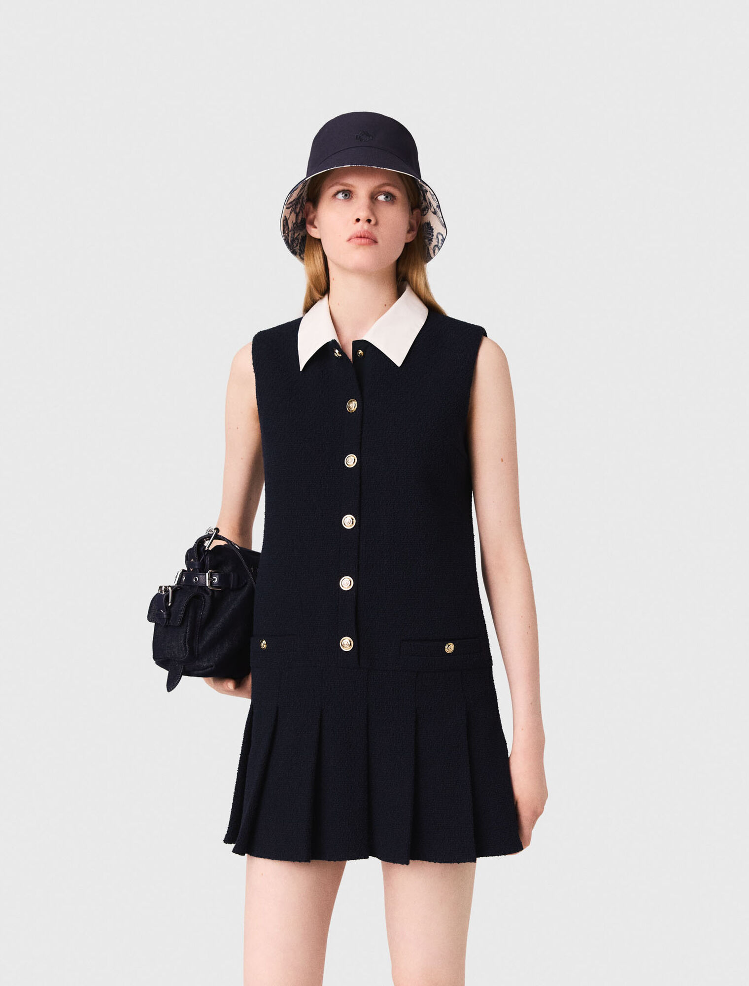 Short tweed dress, removable collar
