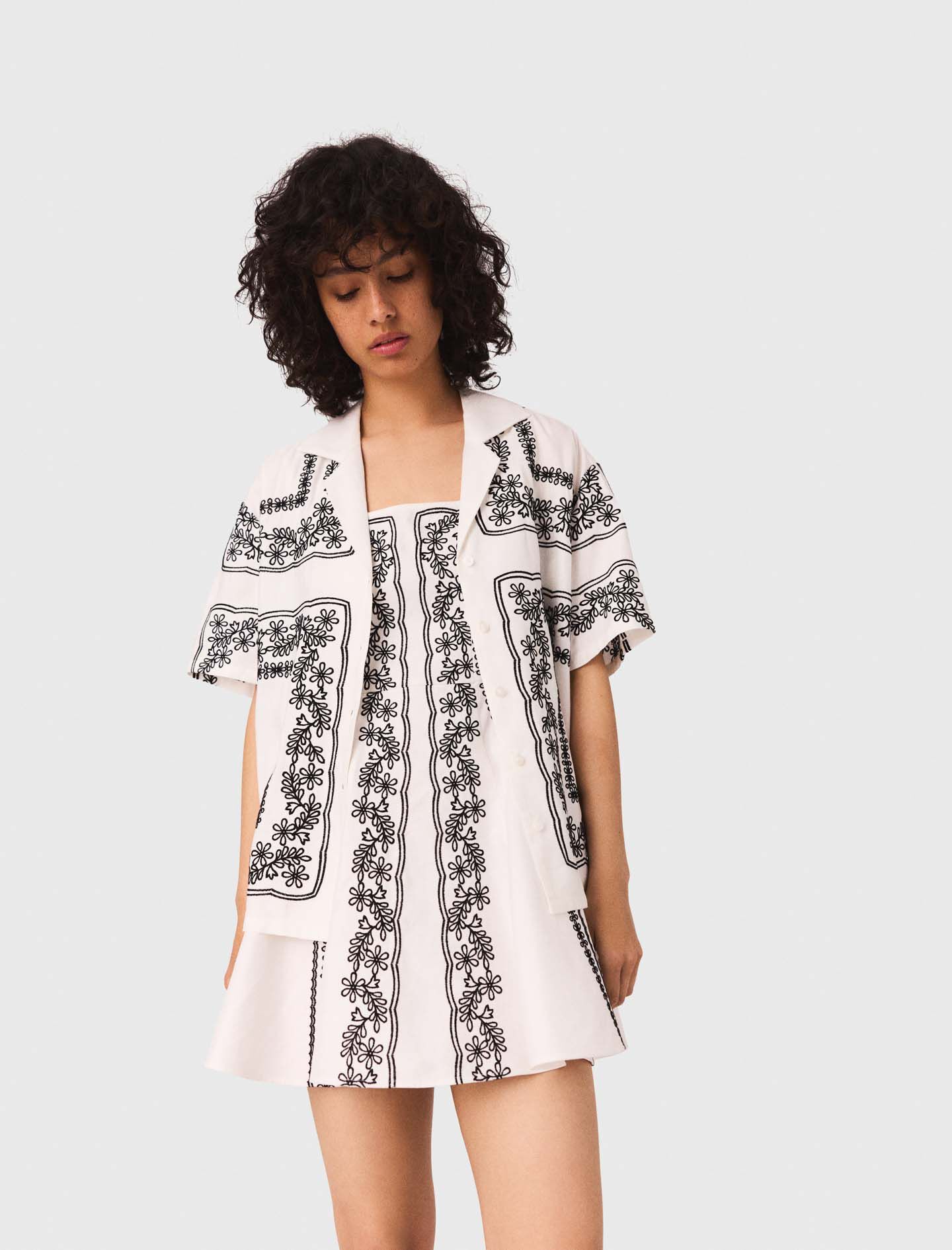 Short-sleeved embroidered shirt Bicolor for Women | Maje