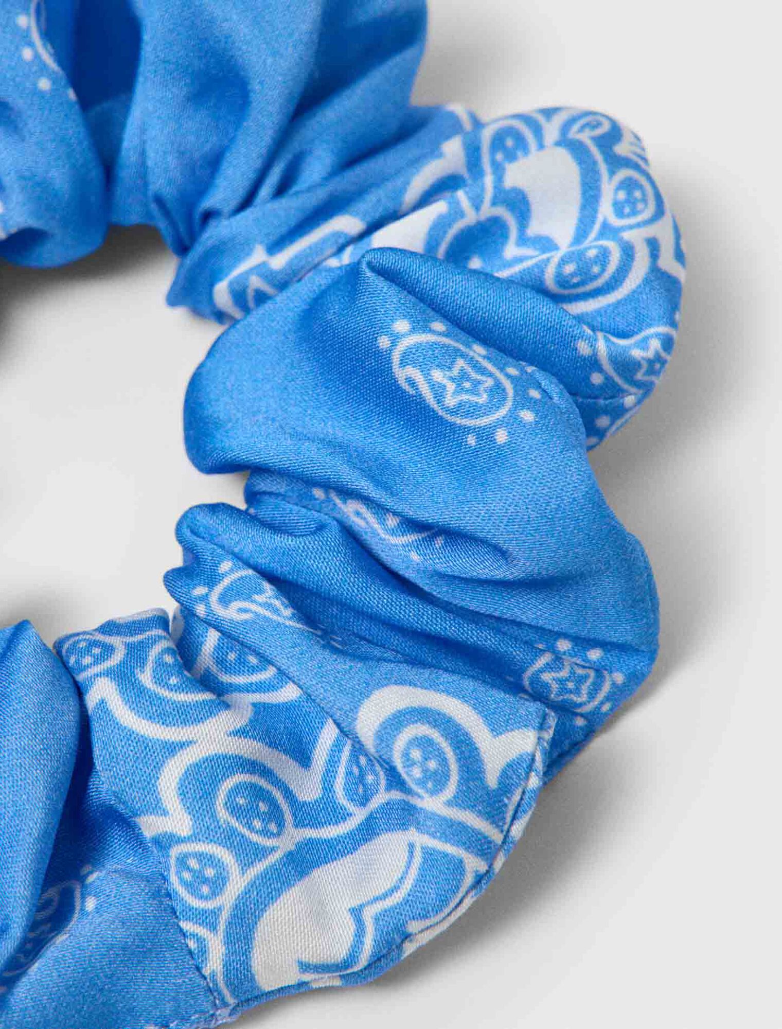 Printed fabric scrunchie