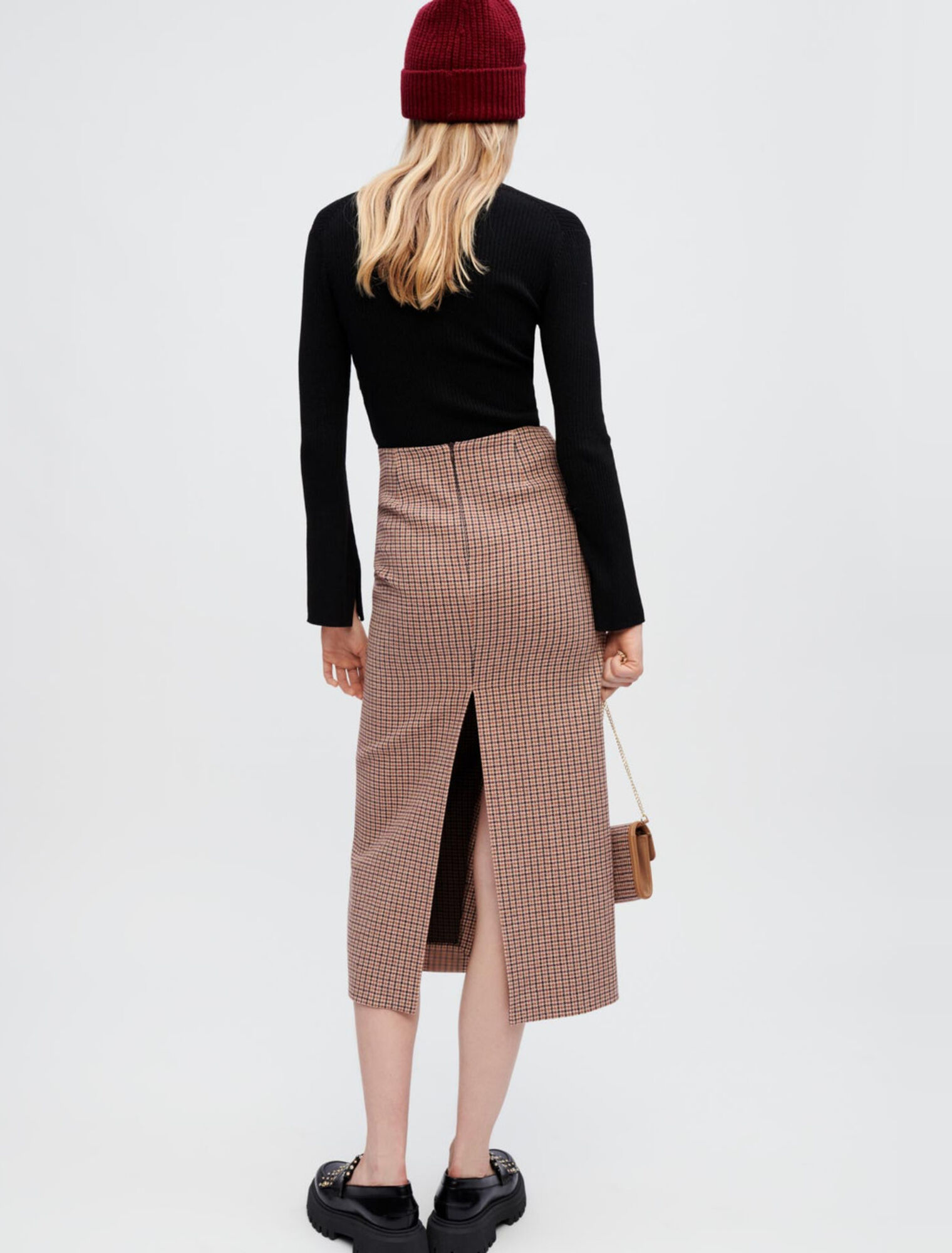 Midi skirt with houndstooth slit