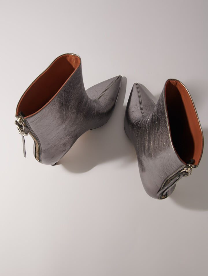 Metallic pointed-toe boots
