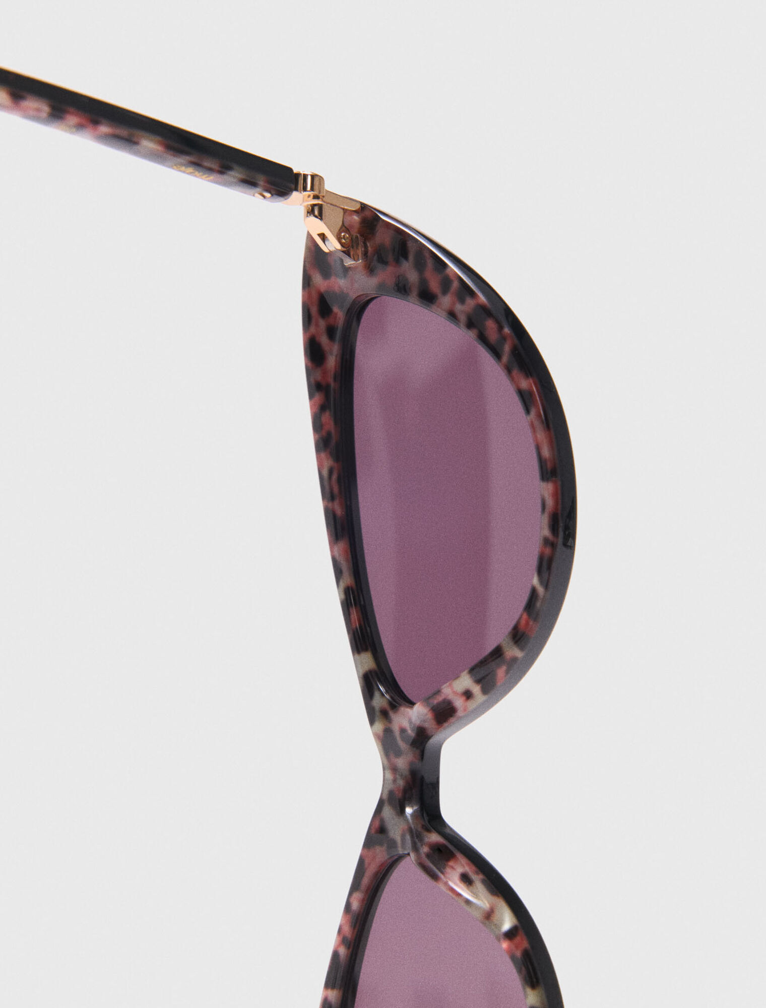 Cat-eye sunglasses