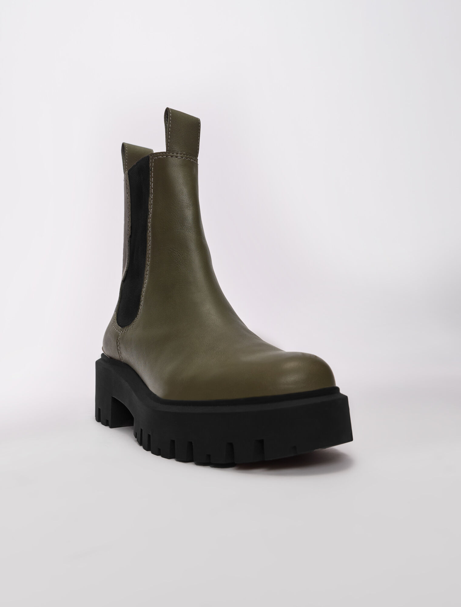 Platform Chelsea boots