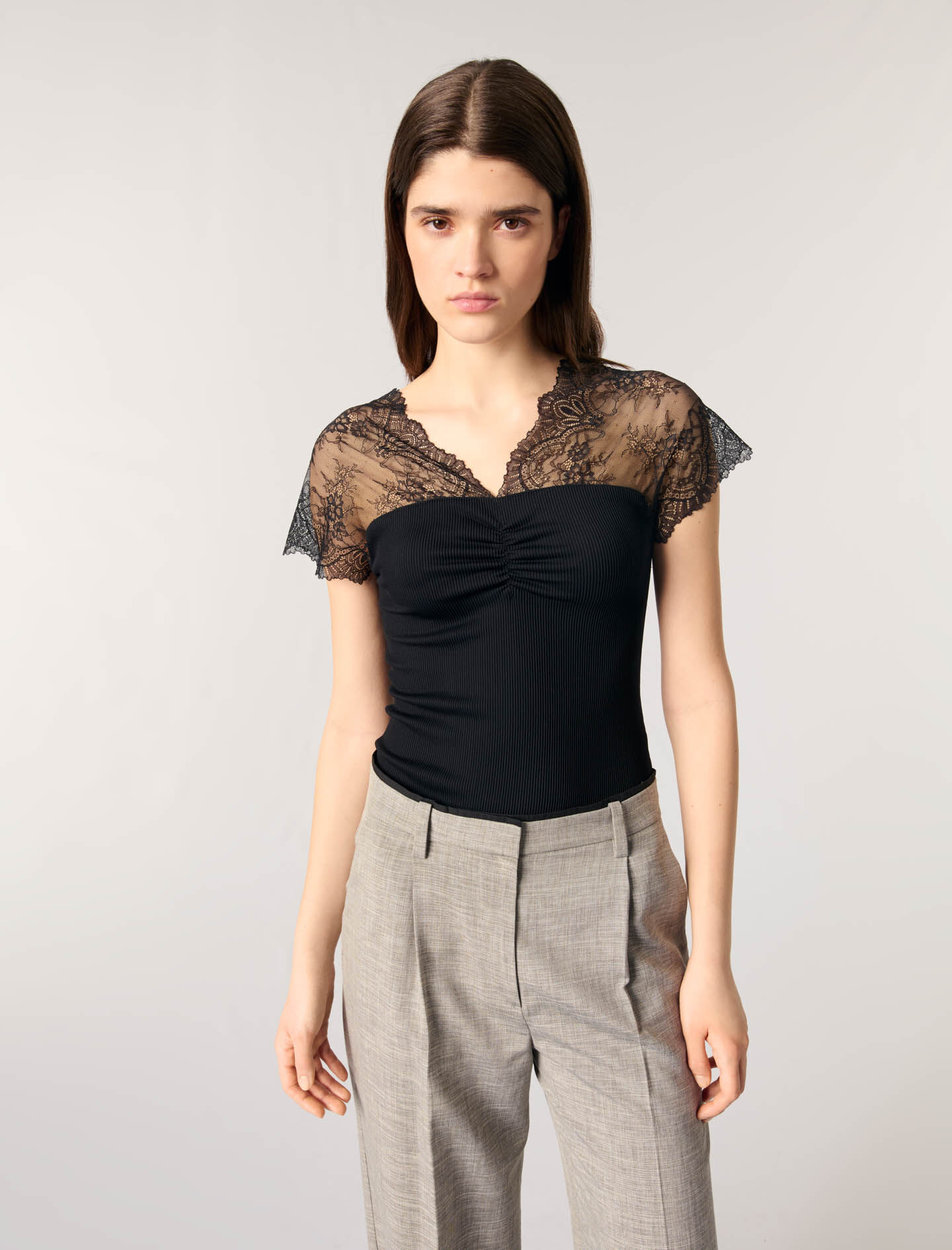 Women's Donne Floral Lace Top in Black Onyx