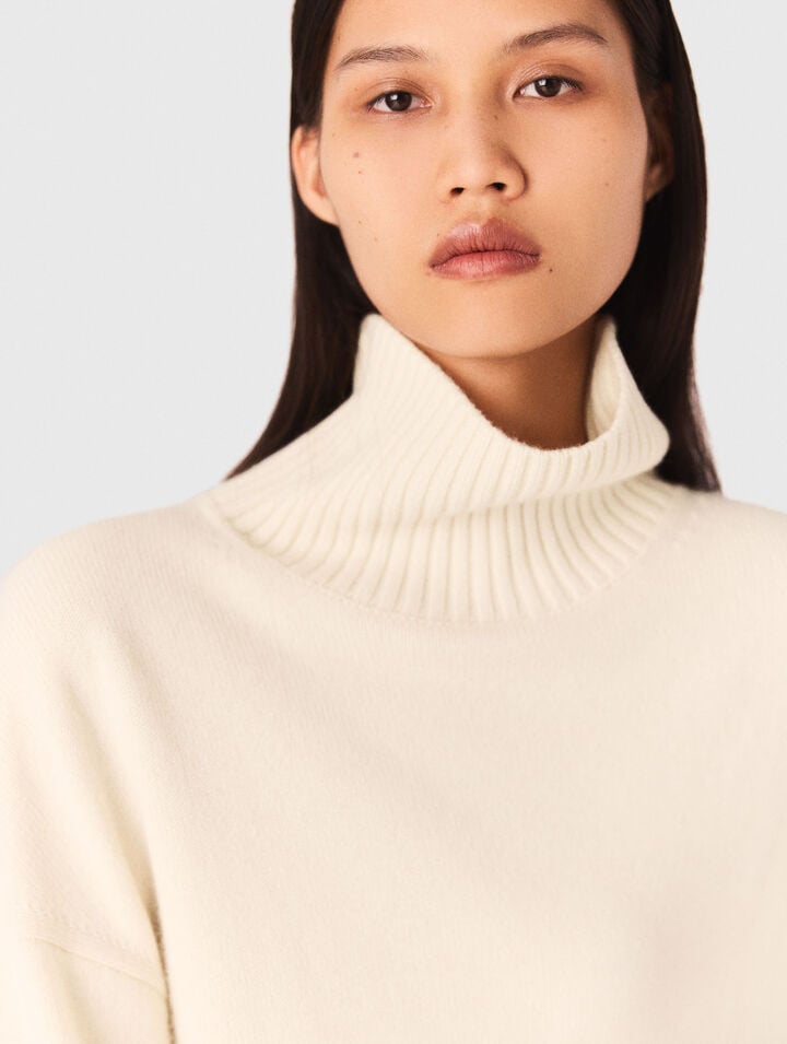 High-neck cashmere jumper
