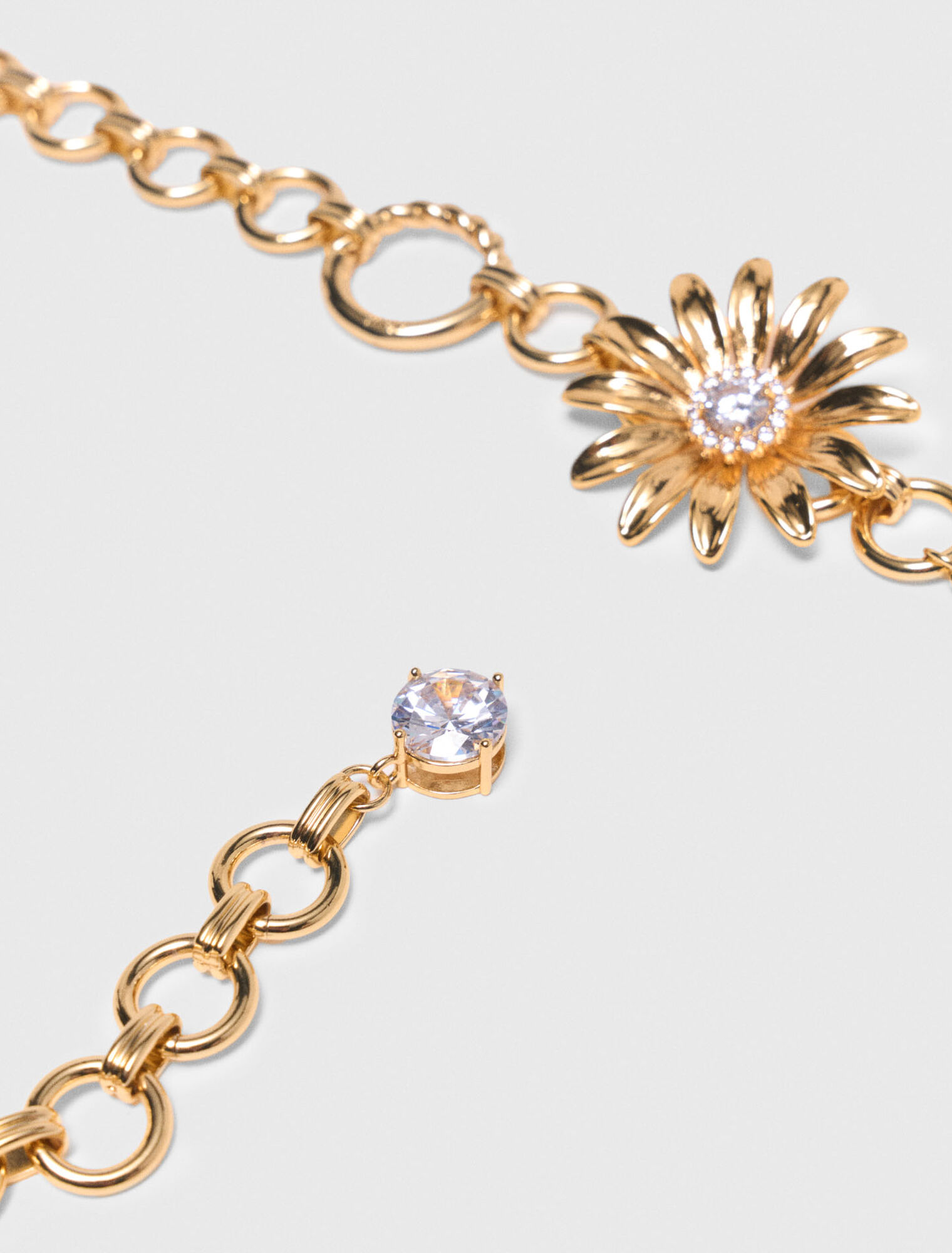 Chain belt with flowers