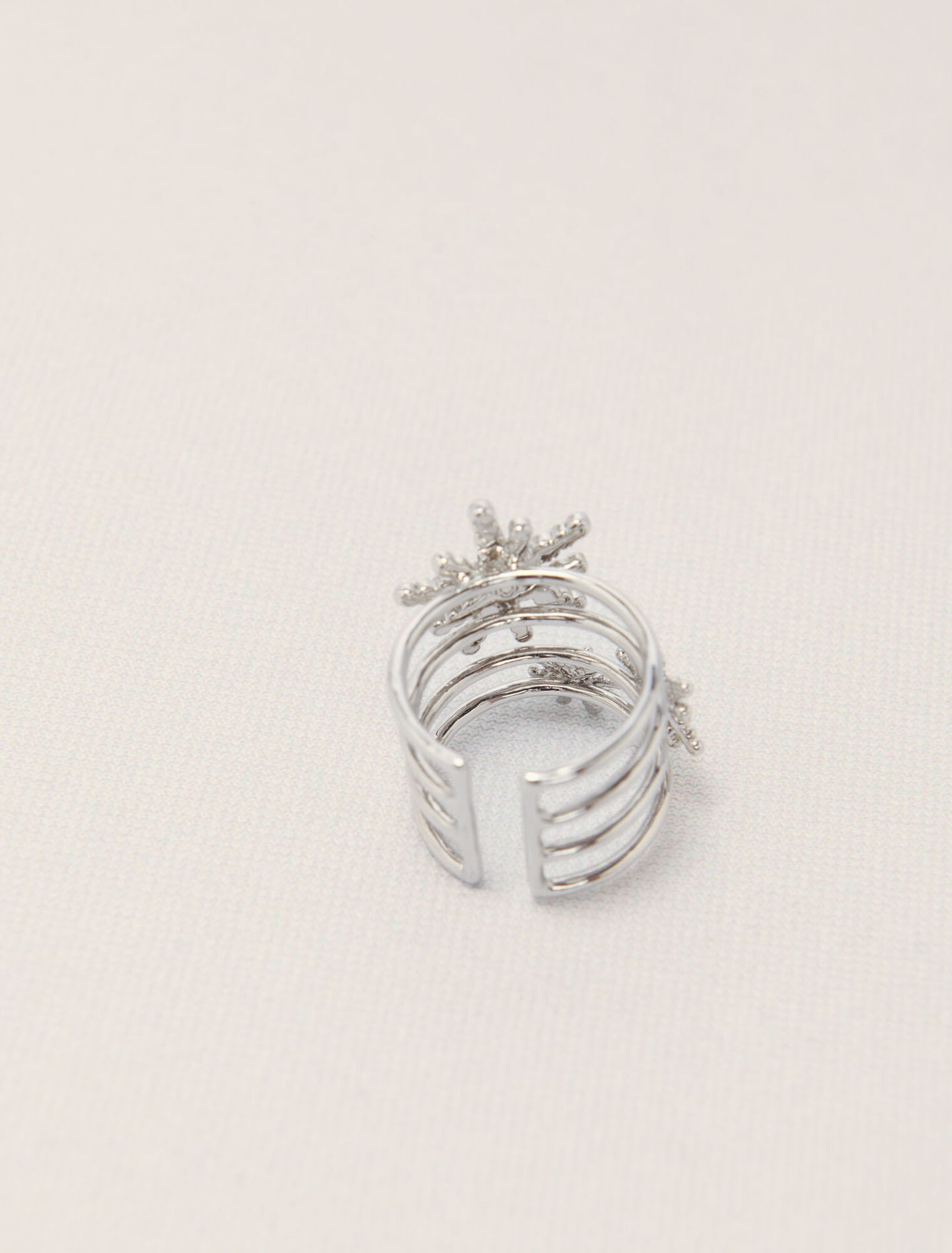 Rhinestone star ring