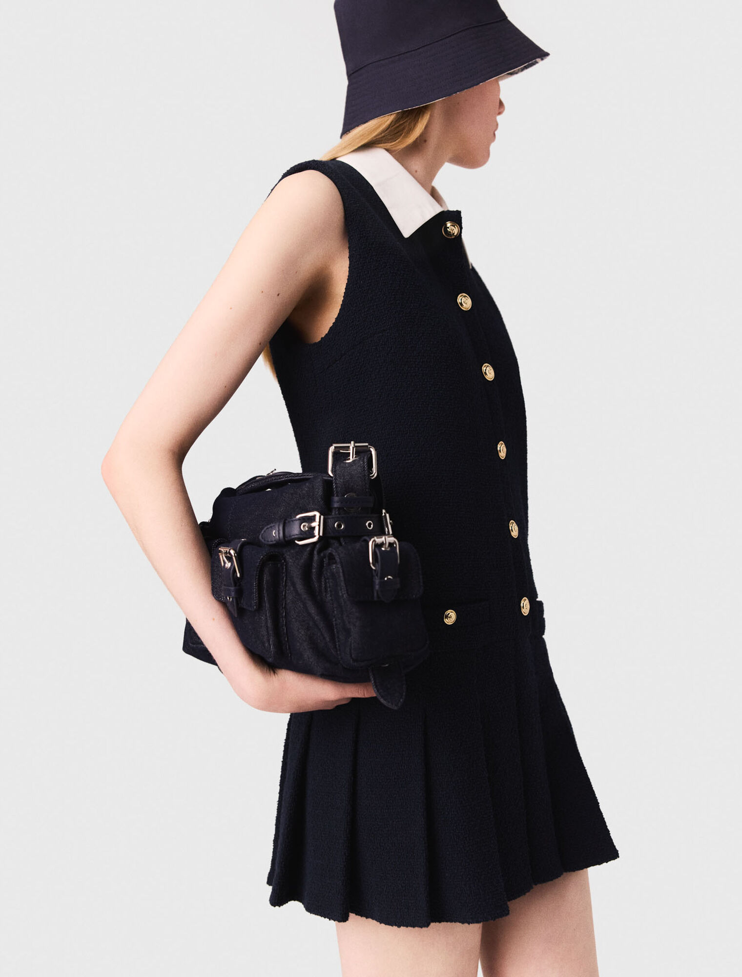 Short tweed dress, removable collar