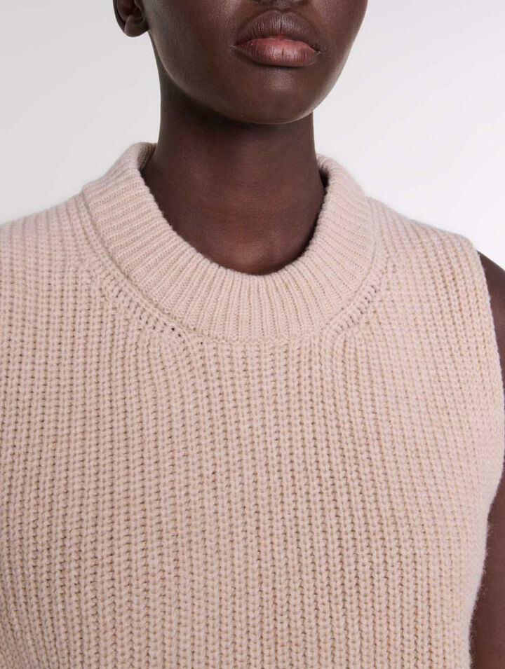 Sleeveless wool jumper
