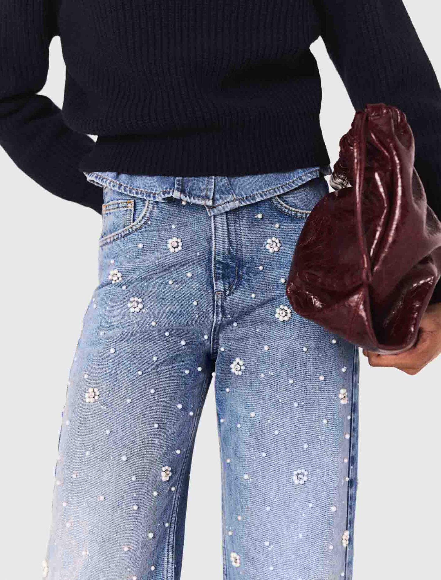 Wide-leg embroidered jeans