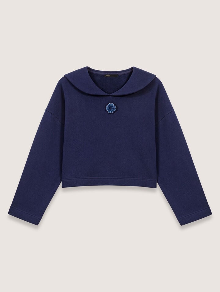 Short sweatshirt with embroidery