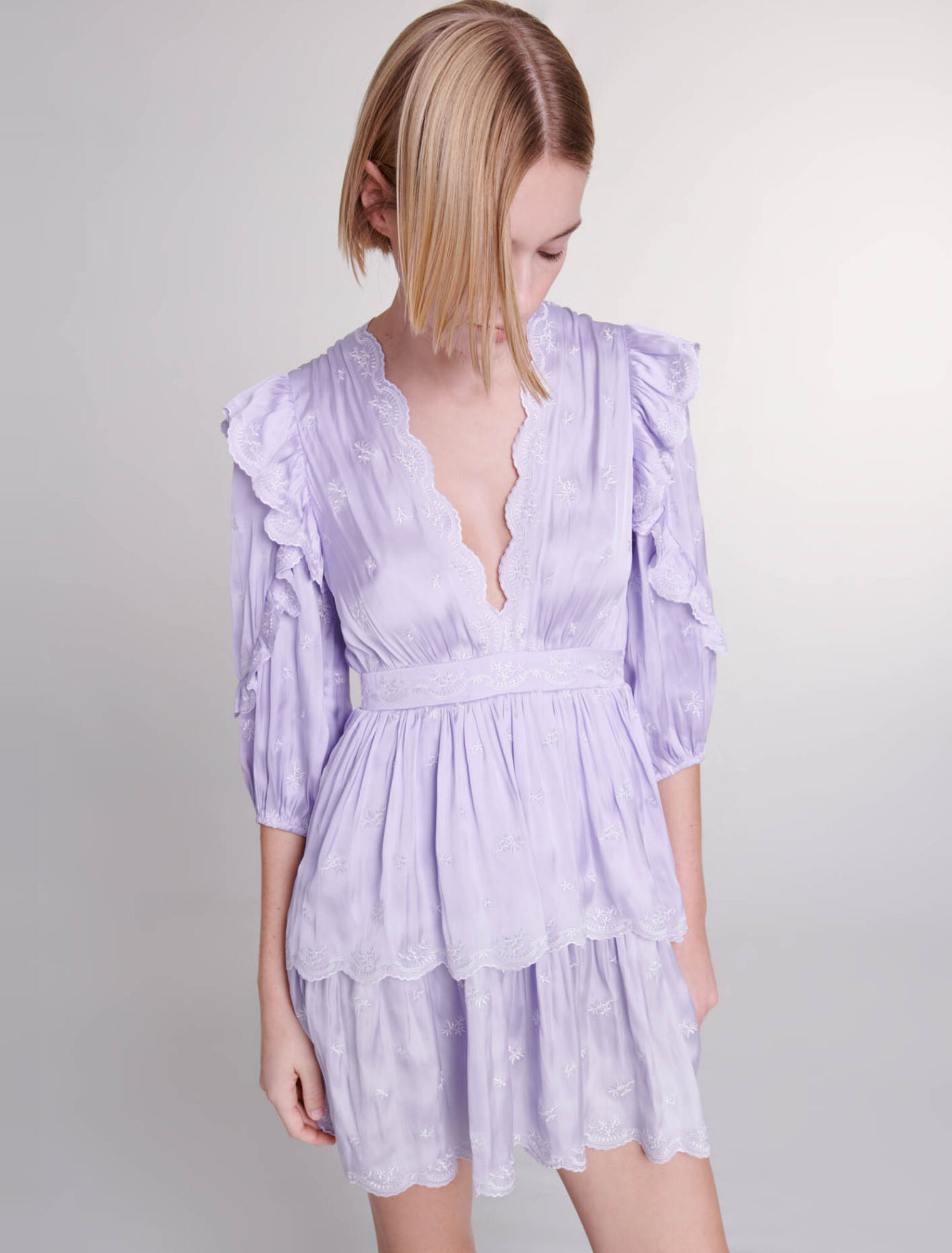 Short satin-look embroidered dress