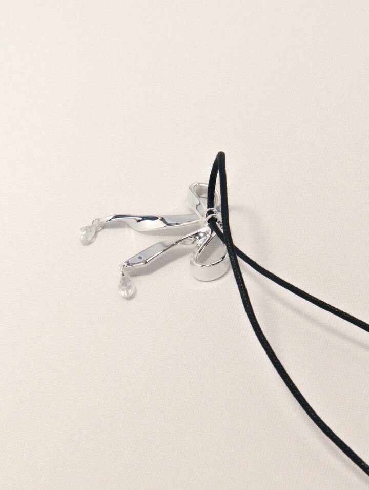 Silver bow necklace