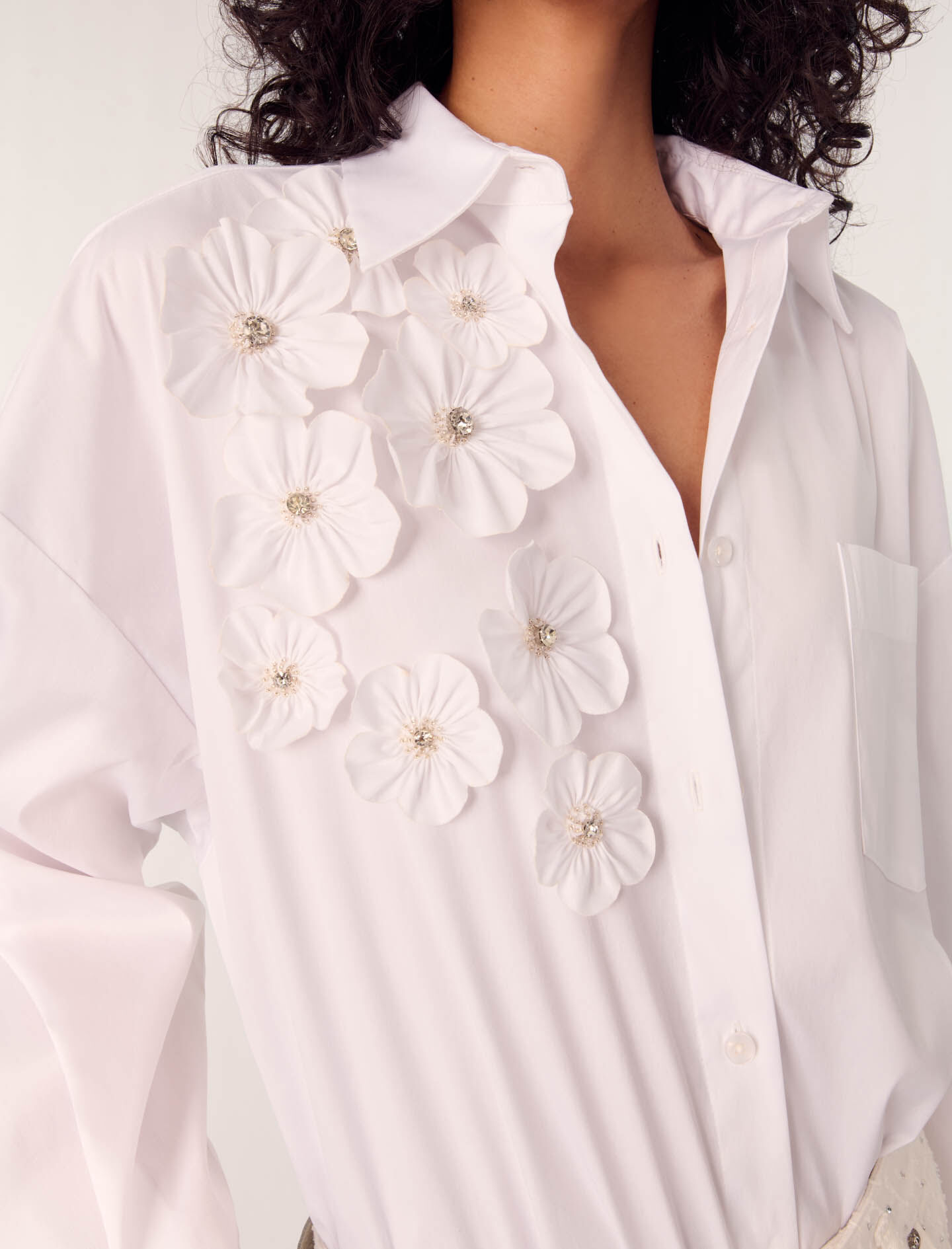 人気特価をすべて with shirt Long embroidered Maje | sleeves Short - flowers トップス