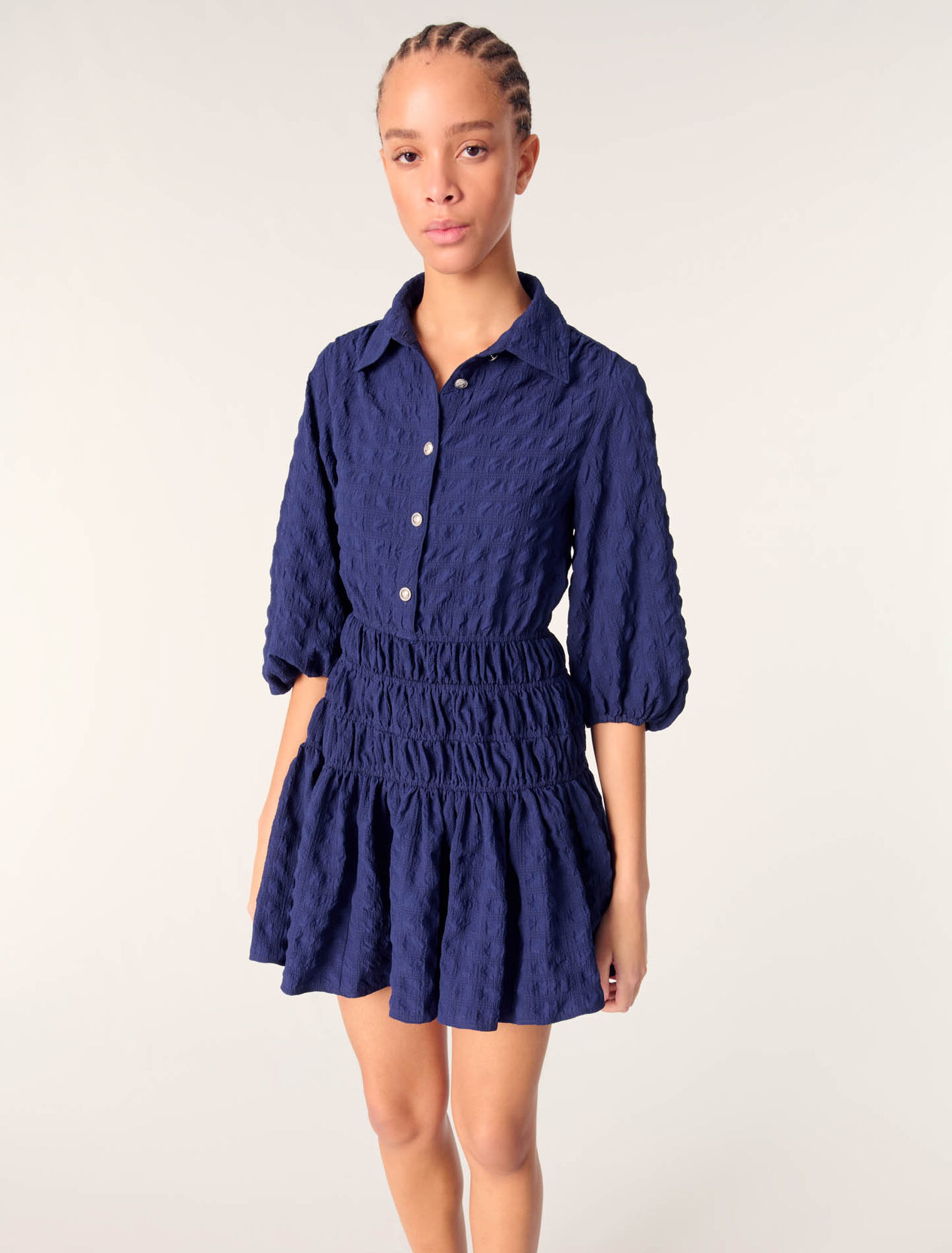 Short satin-effect pleated dress 