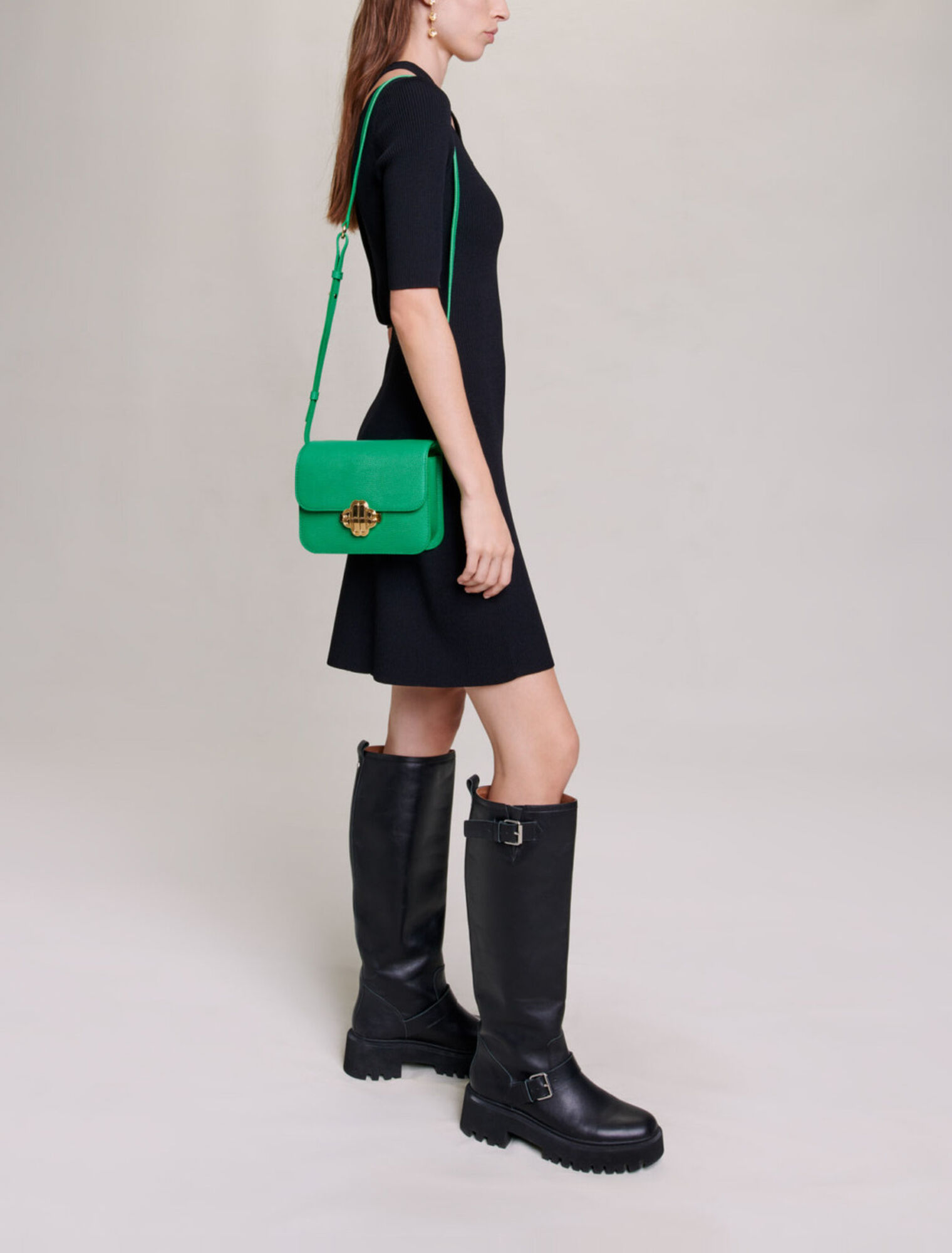 Knit dress with cut-out at the shoulder