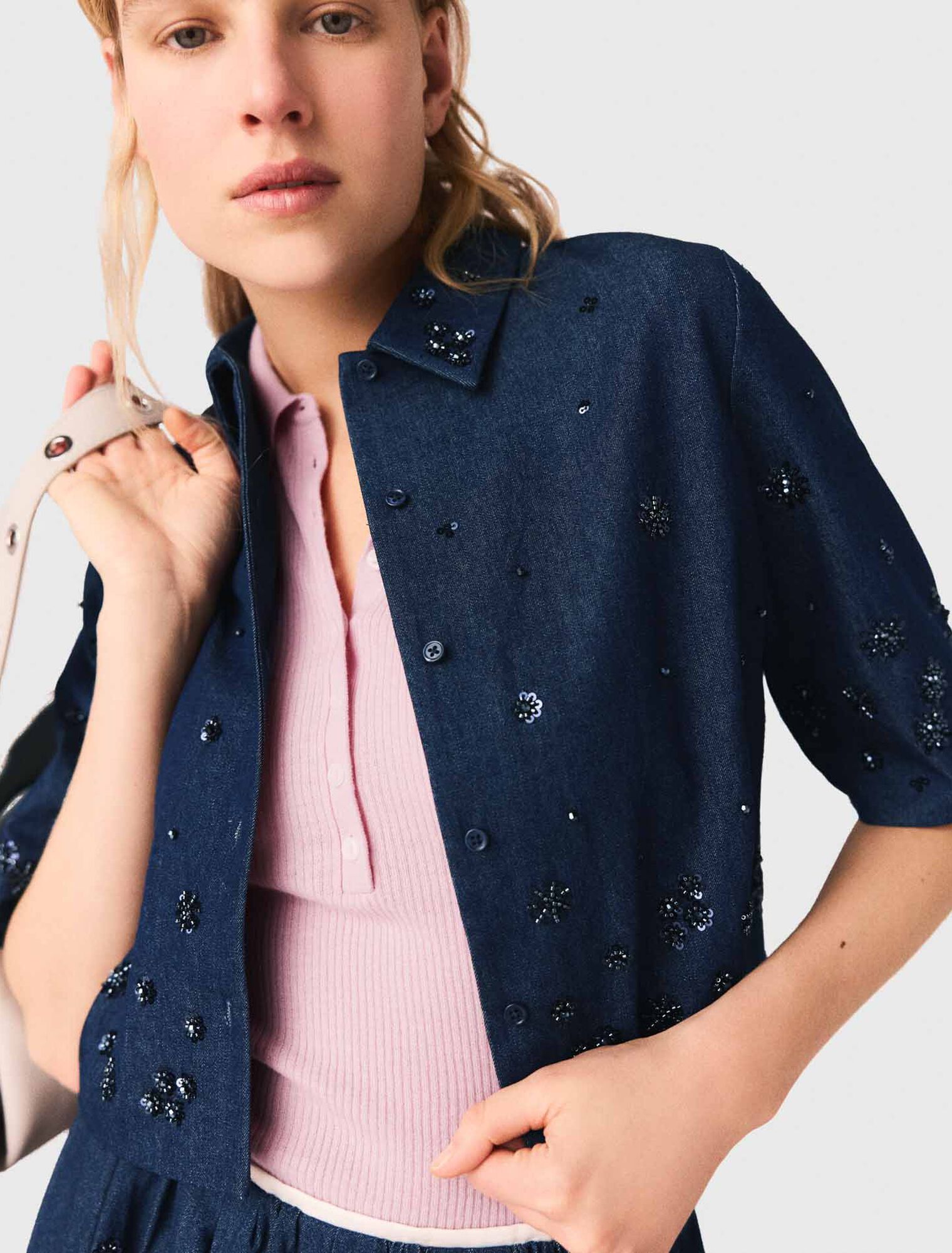 Embroidered cropped denim shirt