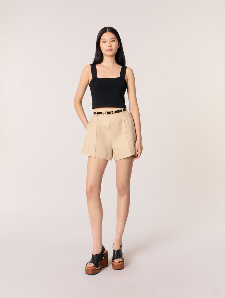 Knitted crop top with straps