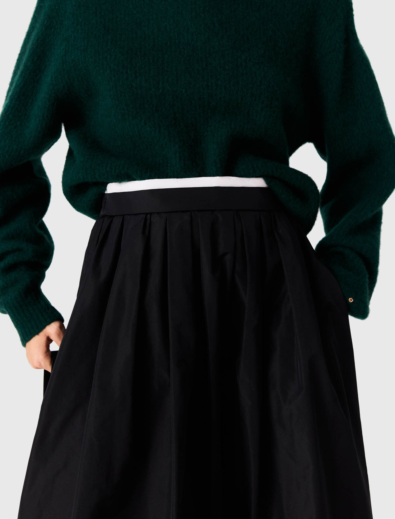 Long skirt with contrast waistband