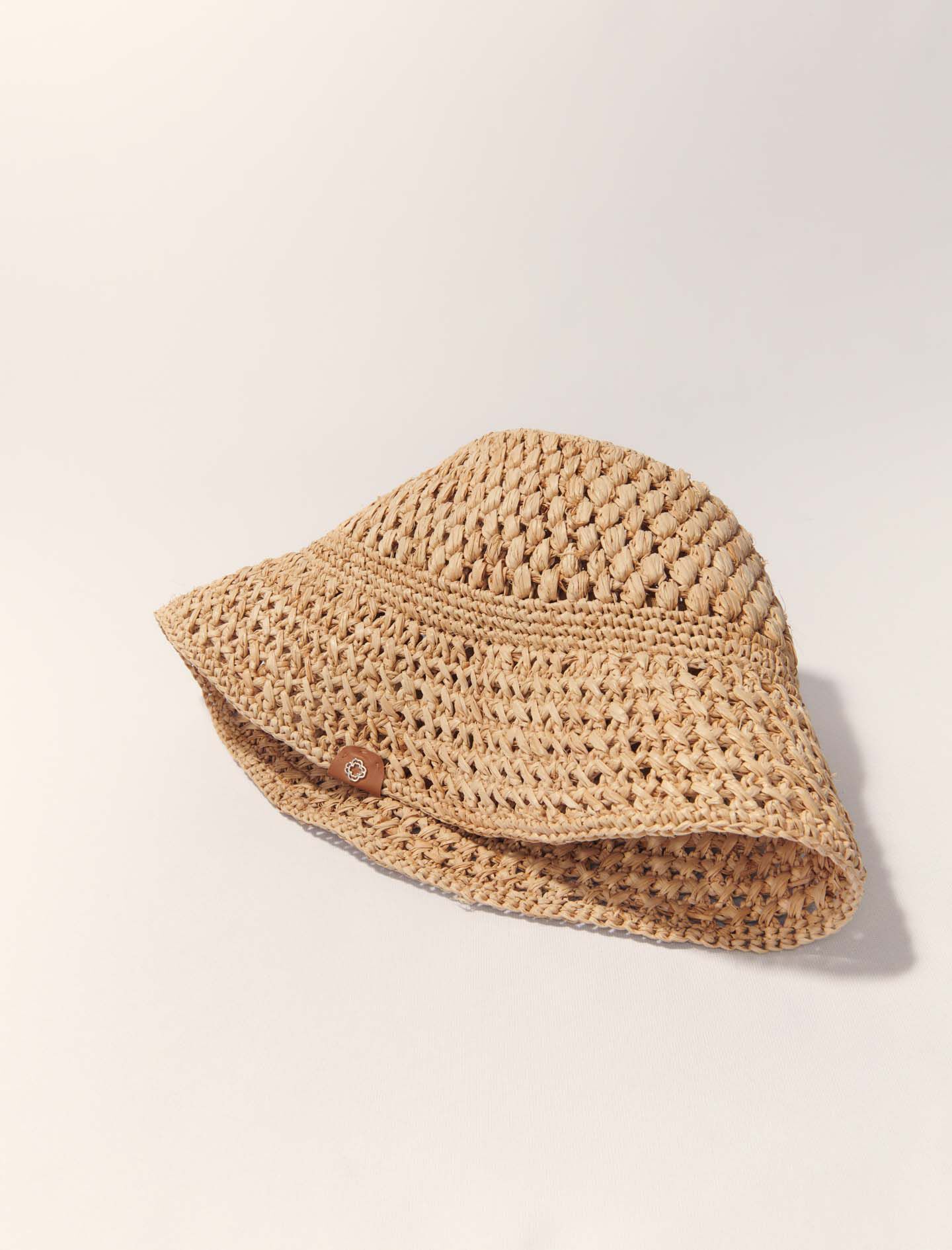 【MIUMIU】Crochet Raffia Bucket Hat (Natural:Cognac) Logo raffia-effect bucket hat in brown - Miu Miu | Mytheresa