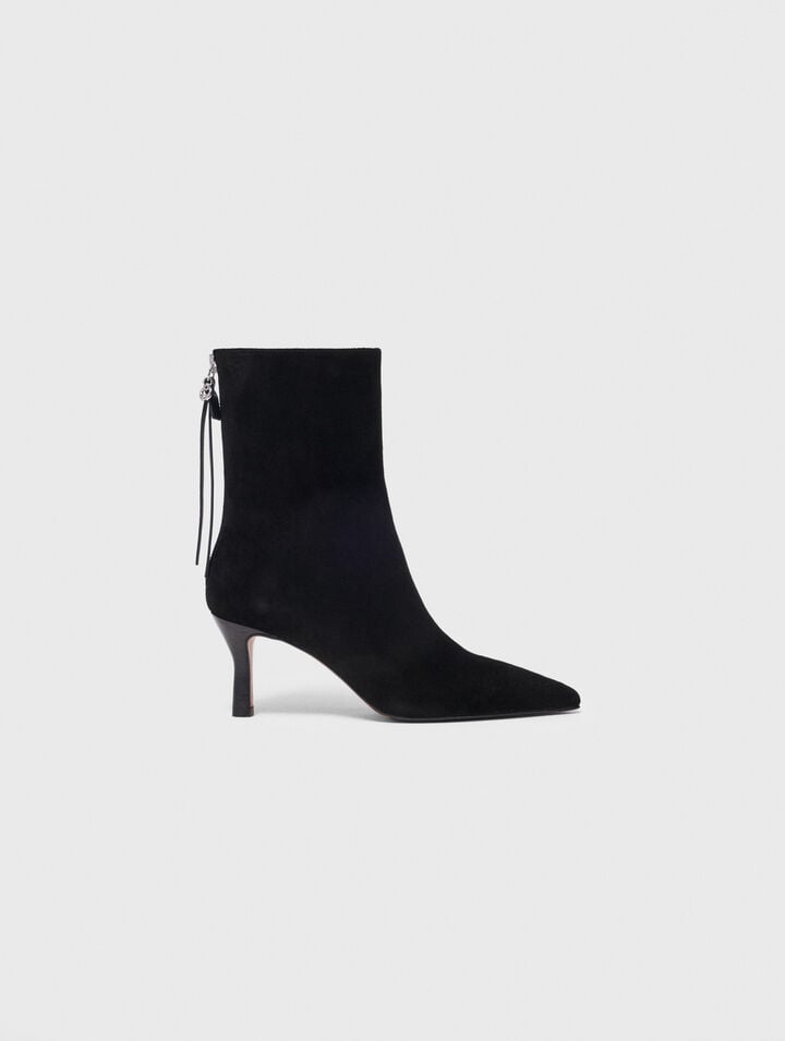 Pointed-toe suede ankle boots