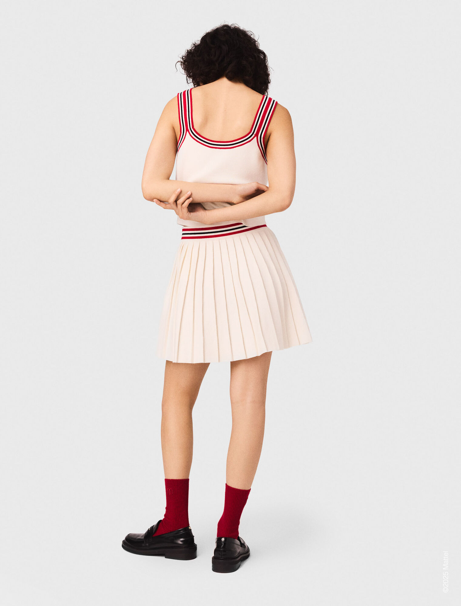 Short pleated knitted skirt