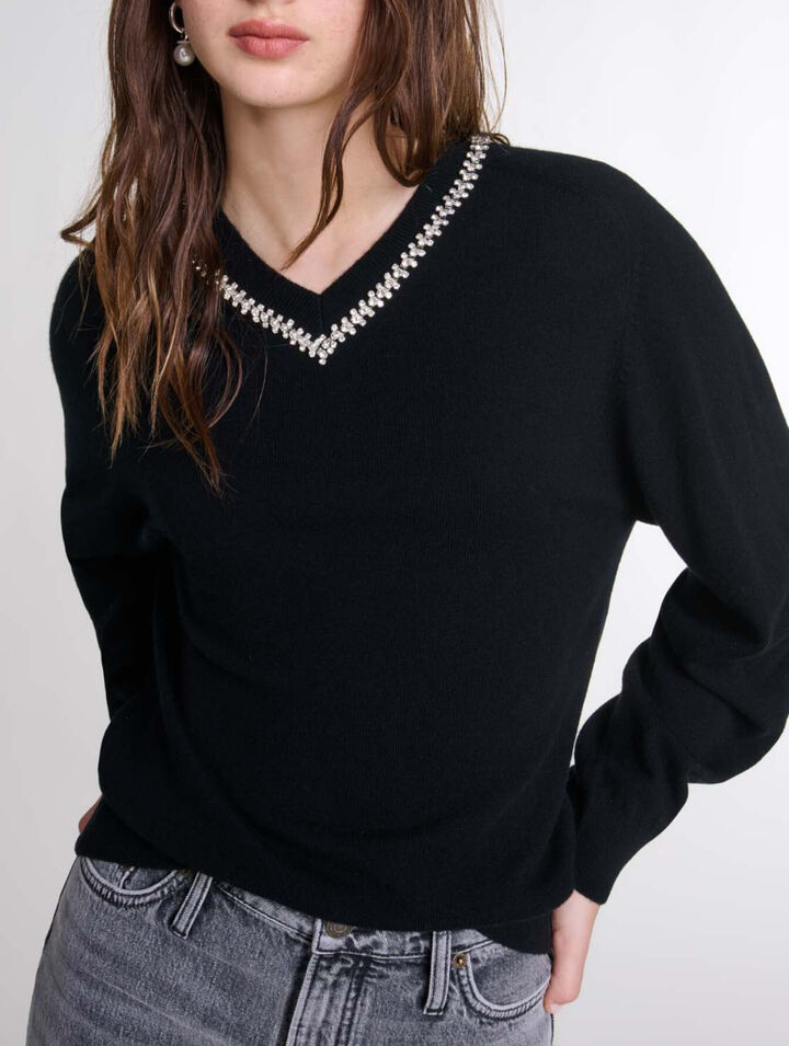 Knit jumper with rhinestone neck