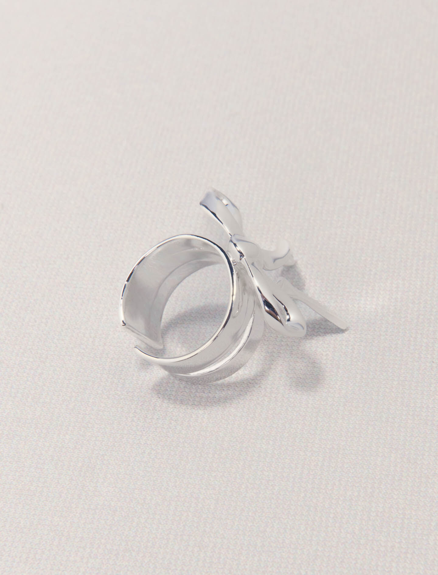 Silver bow cuff - Bracelets | Maje