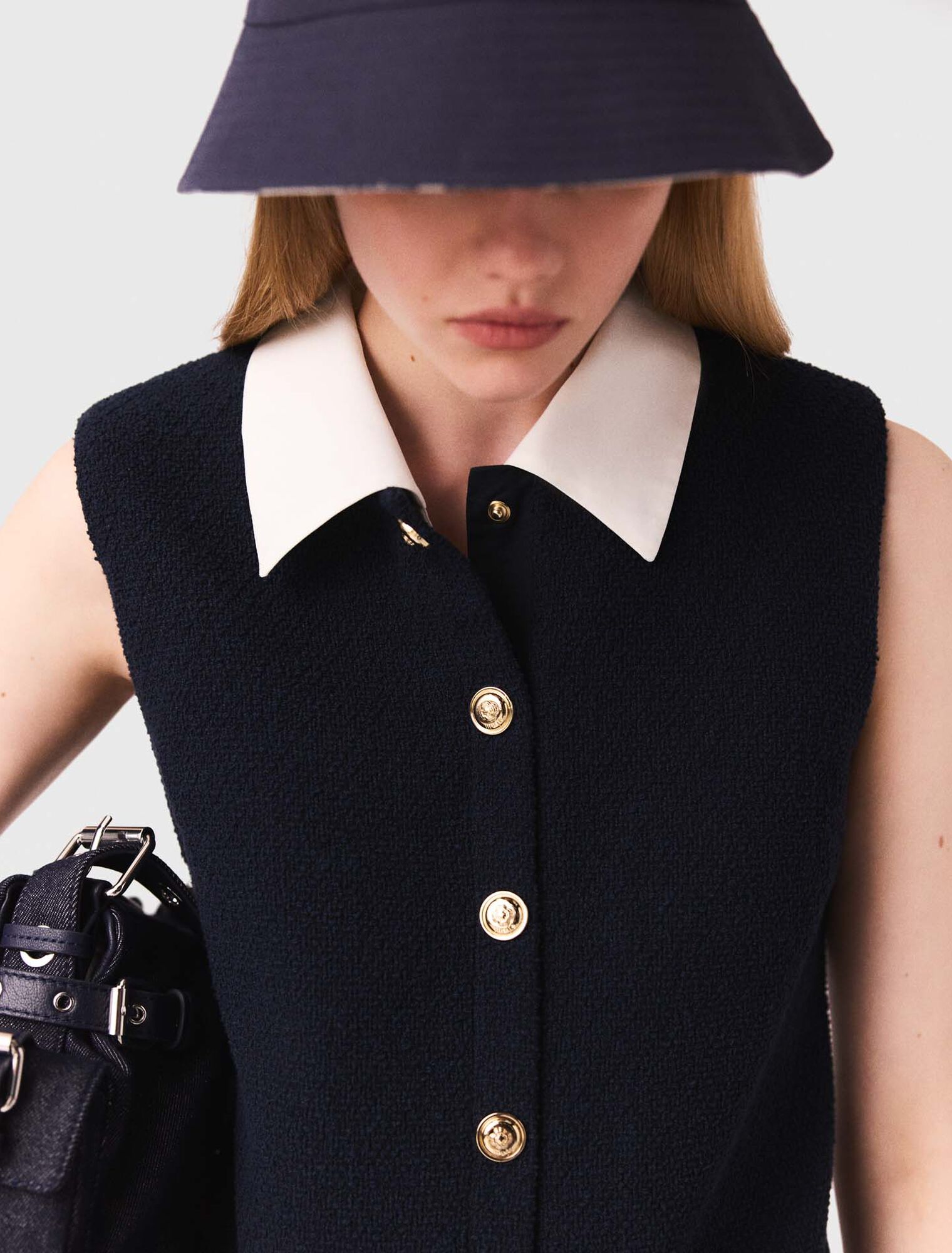 Short tweed dress, removable collar