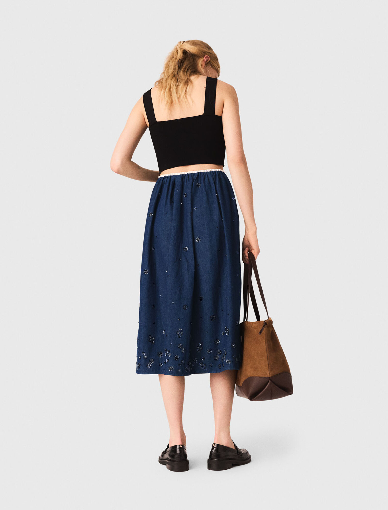 Knitted crop top with straps