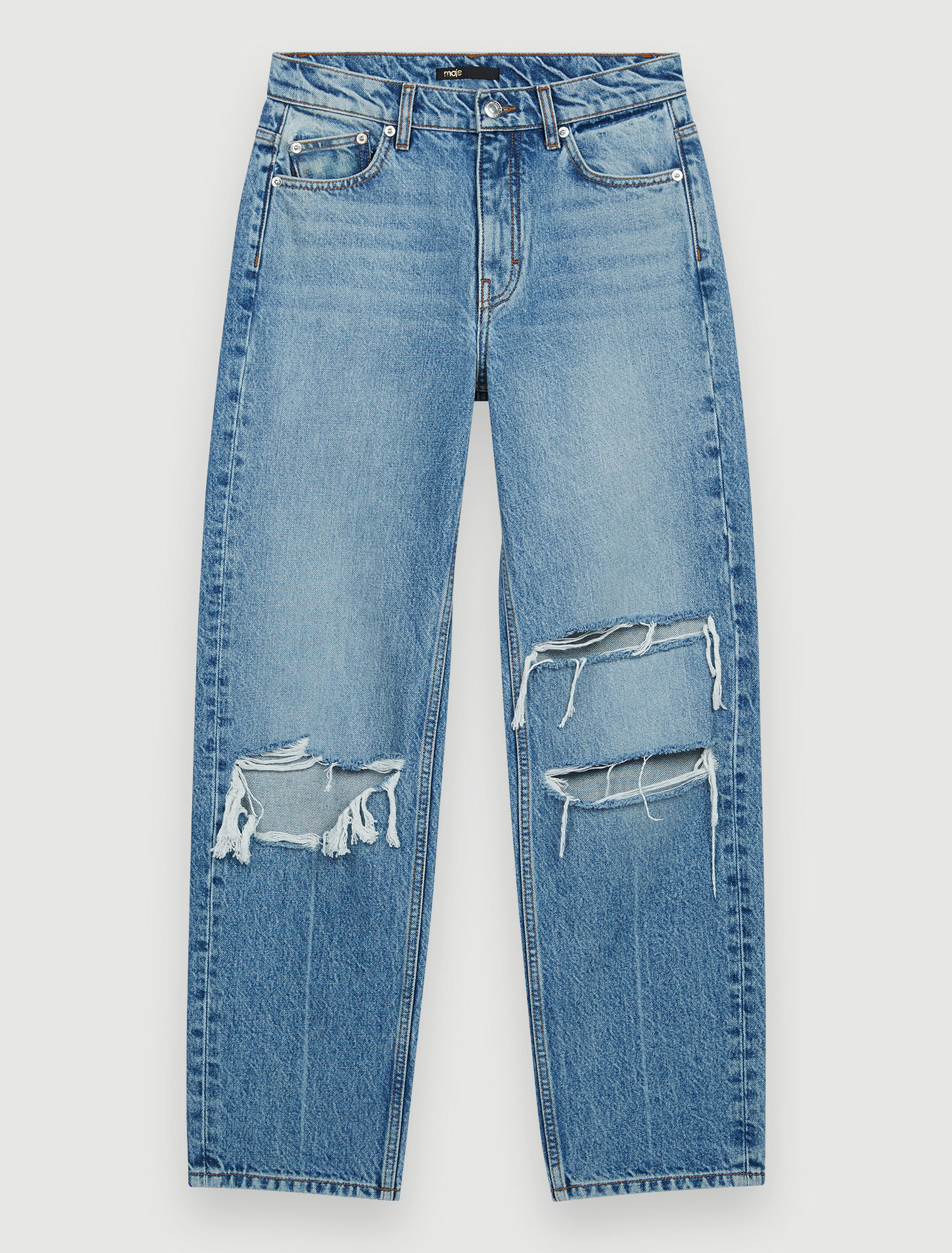 Loose-fitting ripped jeans
