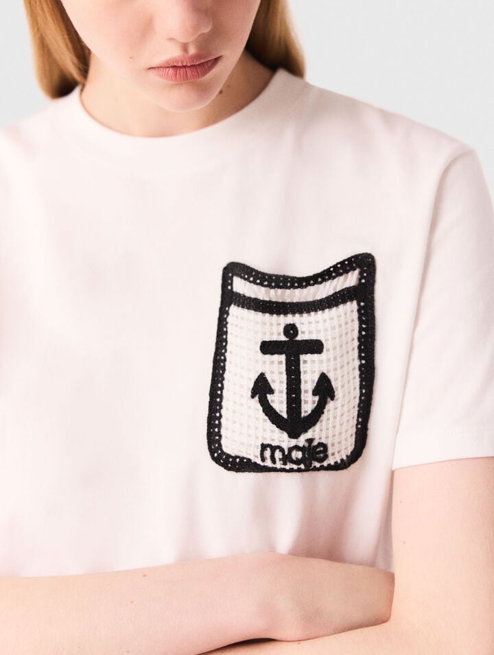 T-shirt with embroidered pocket