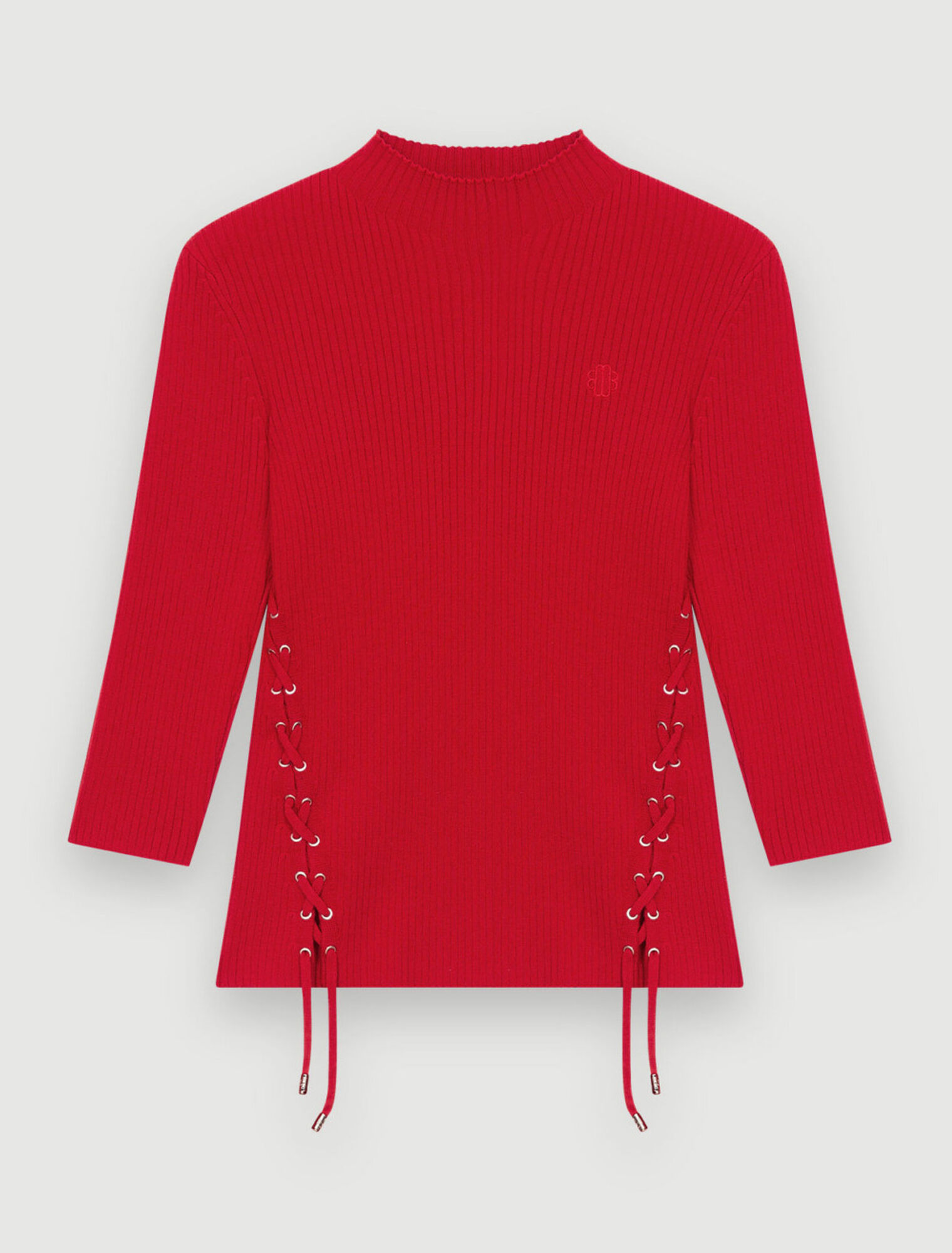 Close-fitting sweater with eyelets