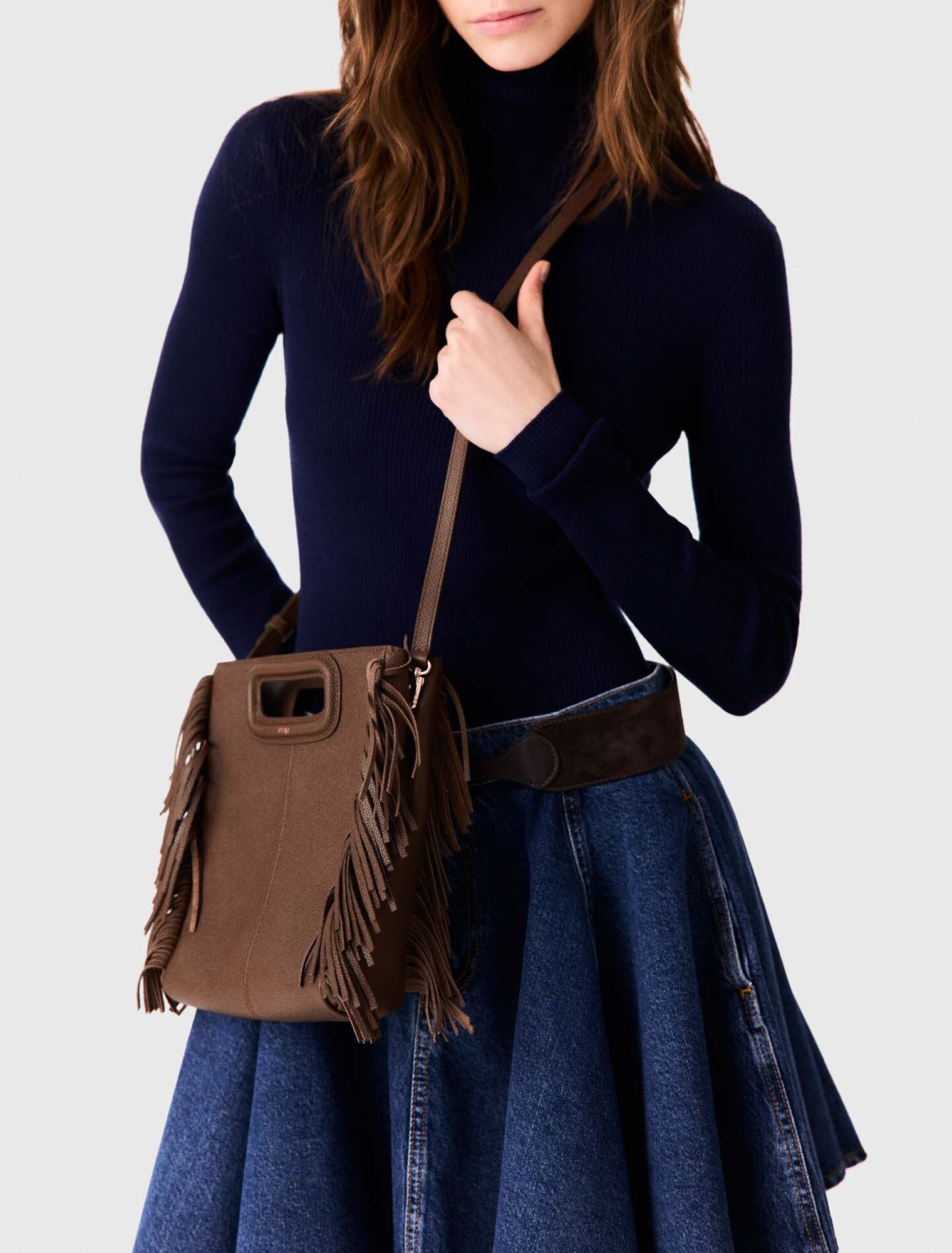 Grained leather M bag
