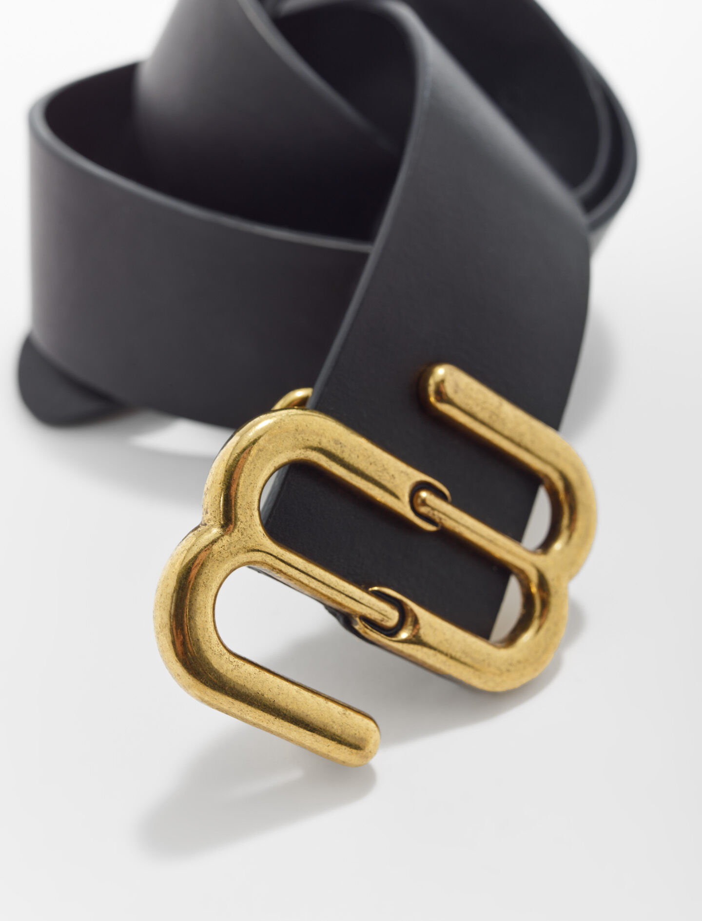 Smooth leather belt