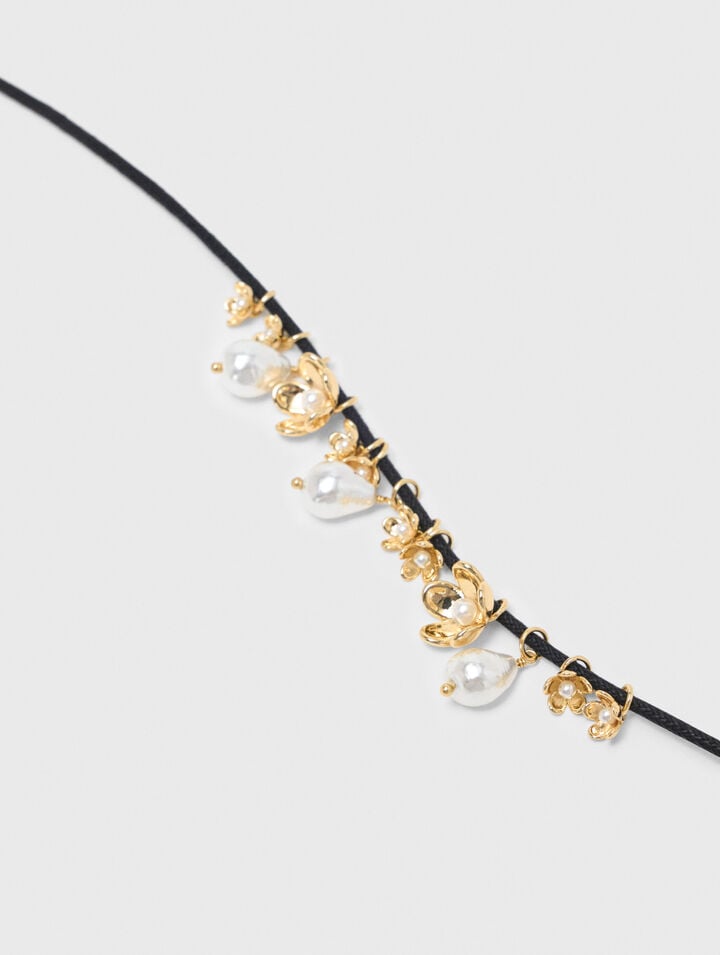 Flower detail cord necklace