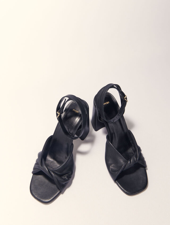 Plain leather sandals with heels
