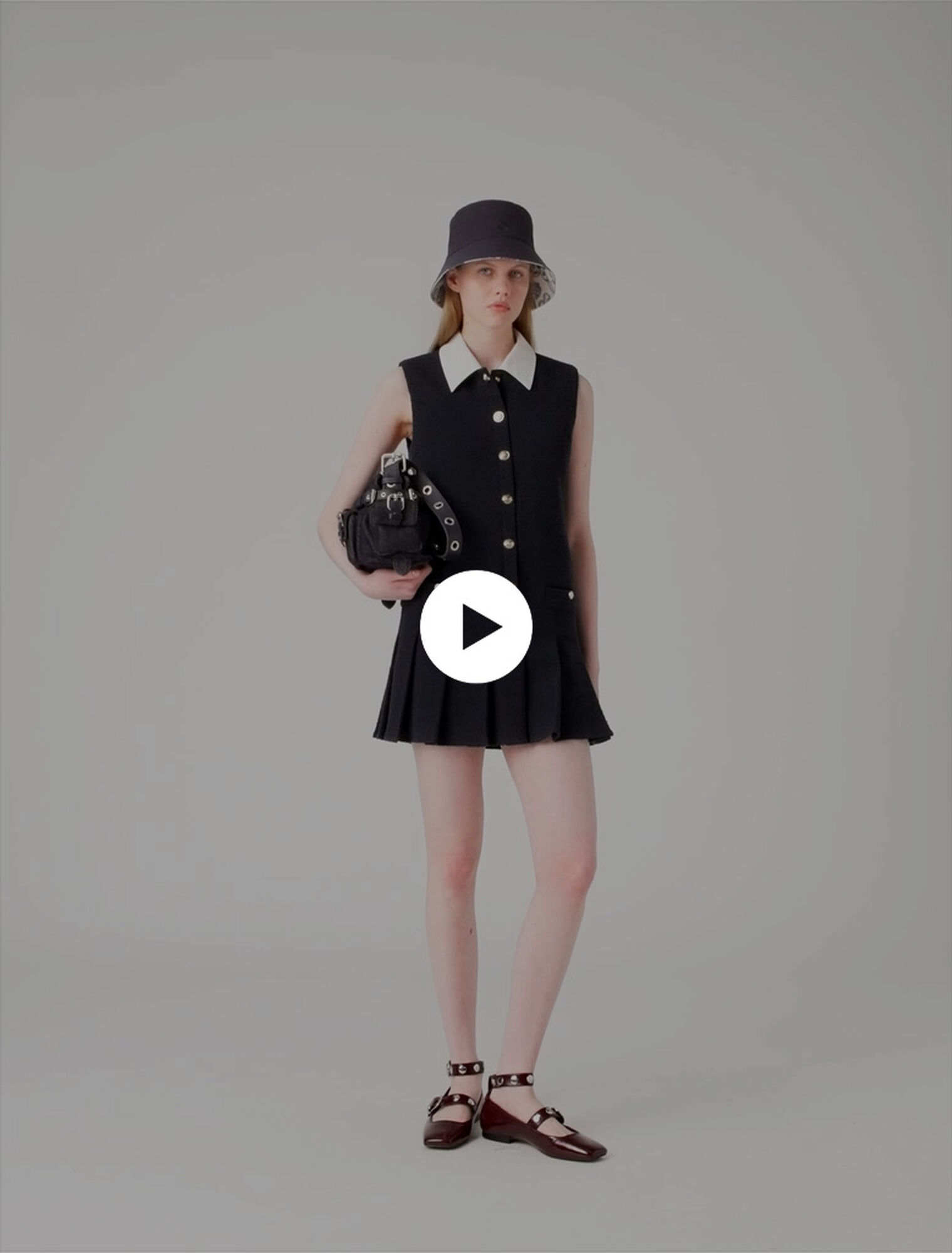 Short tweed dress, removable collar