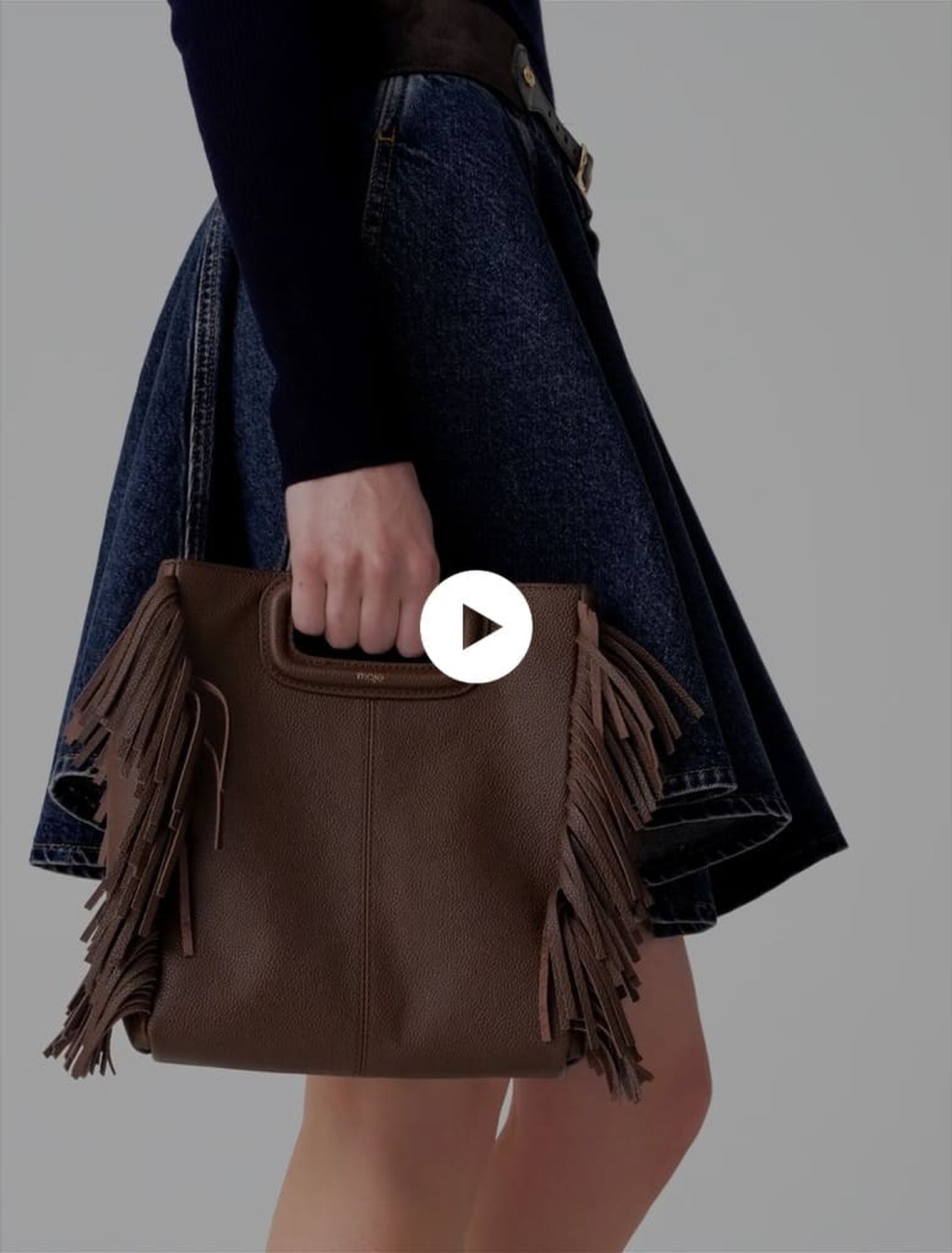 Grained leather M bag