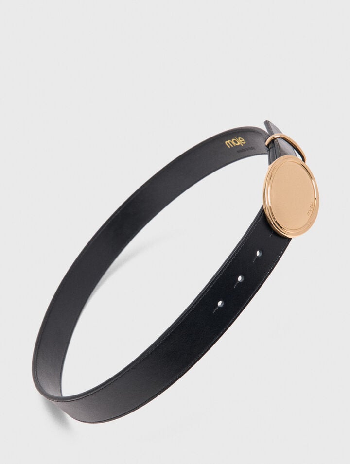 Leather belt with oval buckle