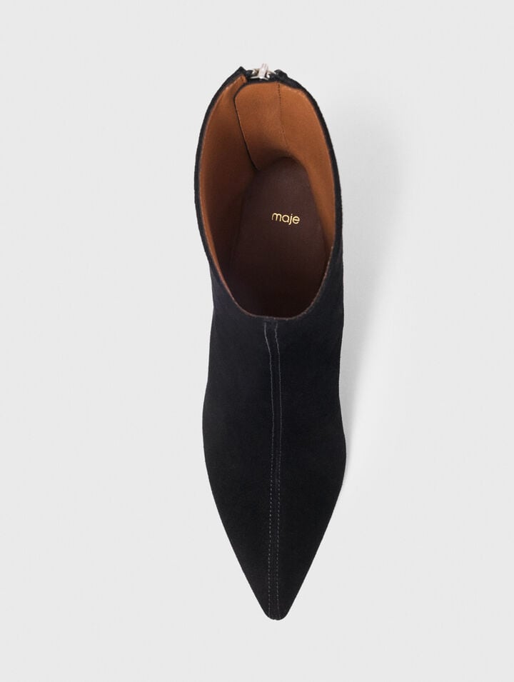 Pointed-toe suede ankle boots