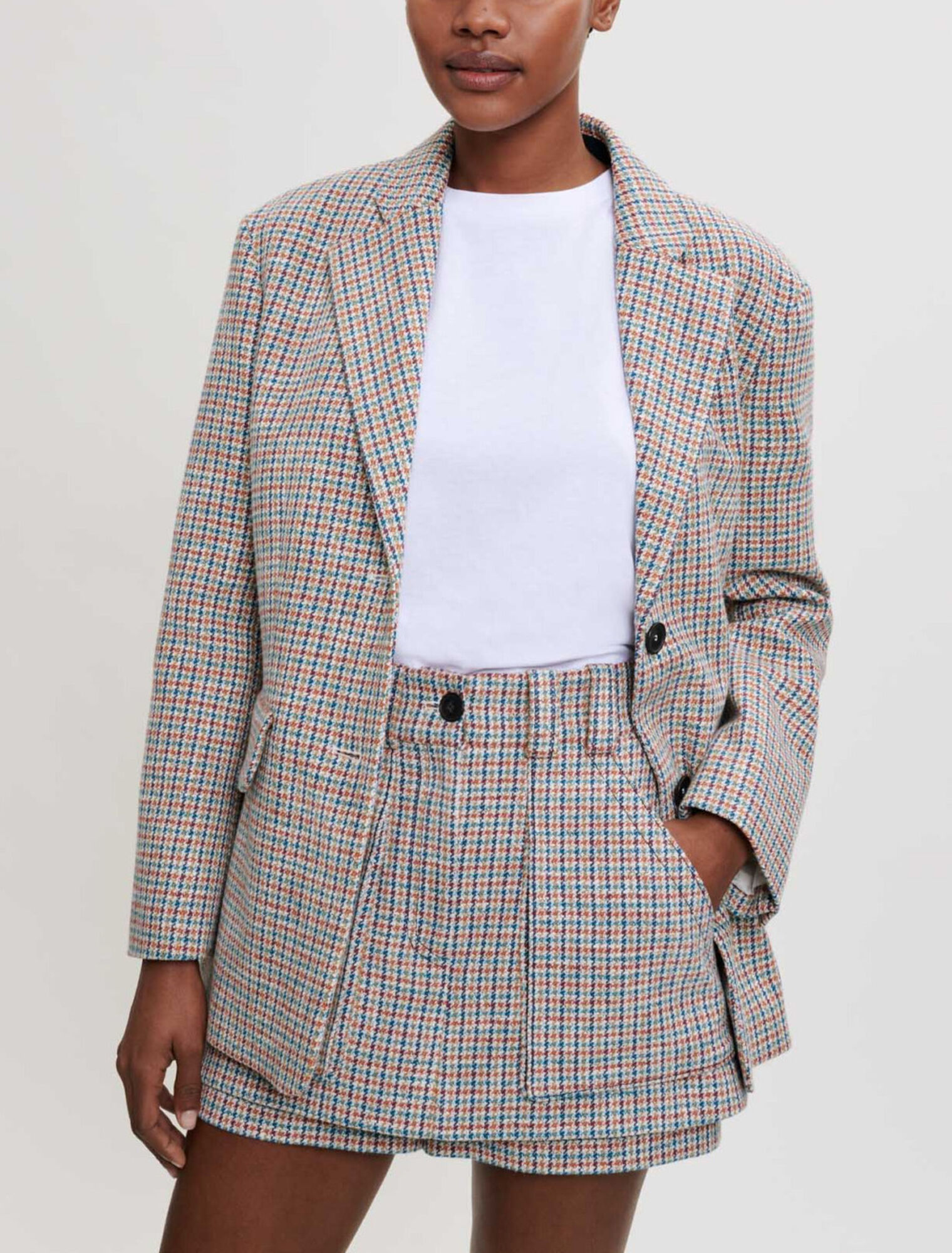 Shorts with houndstooth pattern