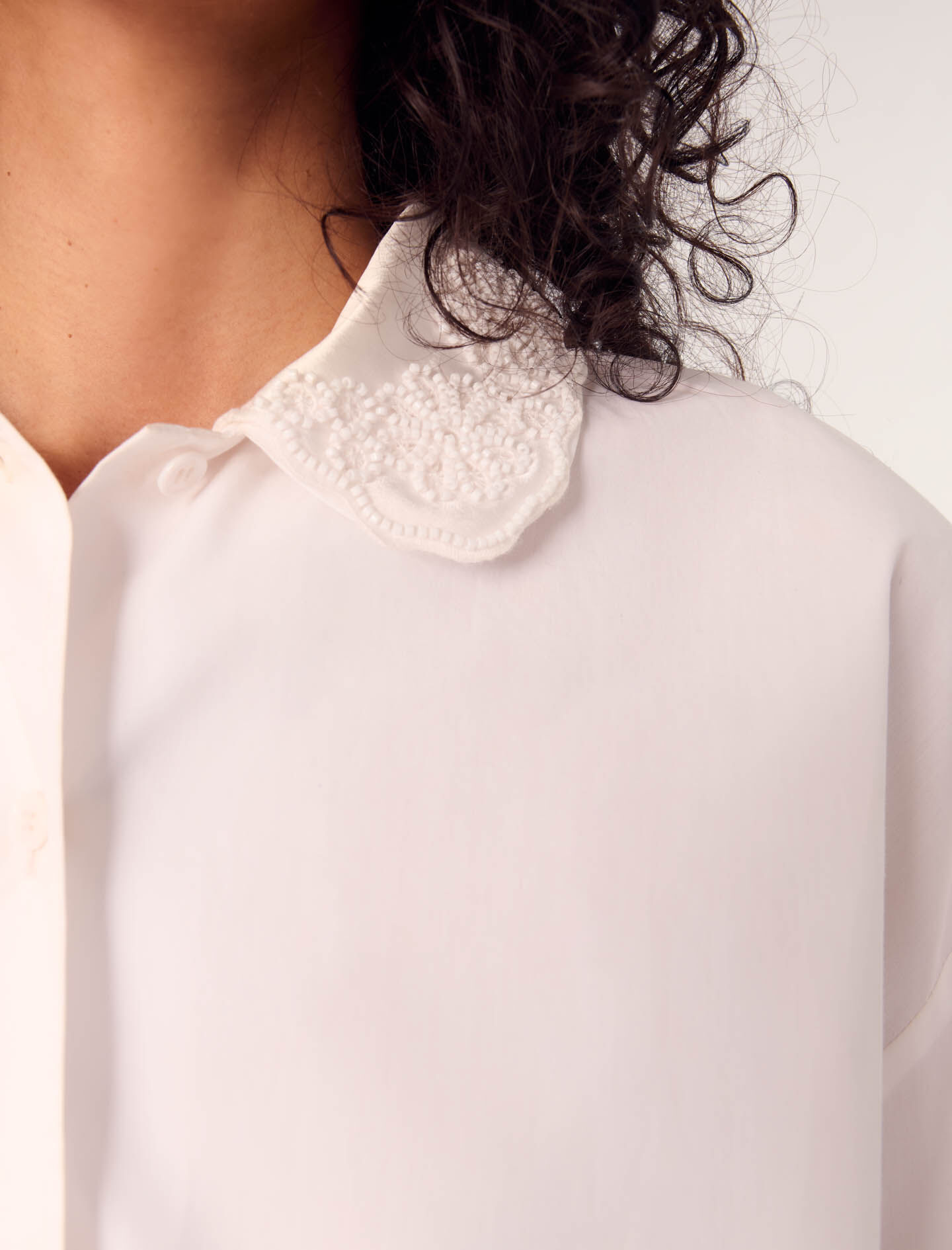 Short shirt with embroidered collar - Short sleeves | Maje