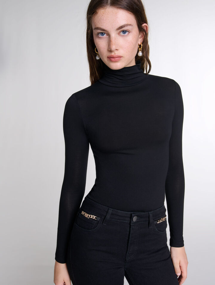 Long-sleeved top