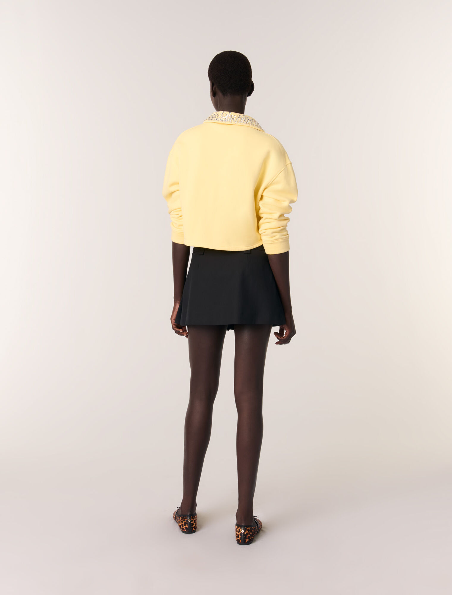 Short pleated skirt