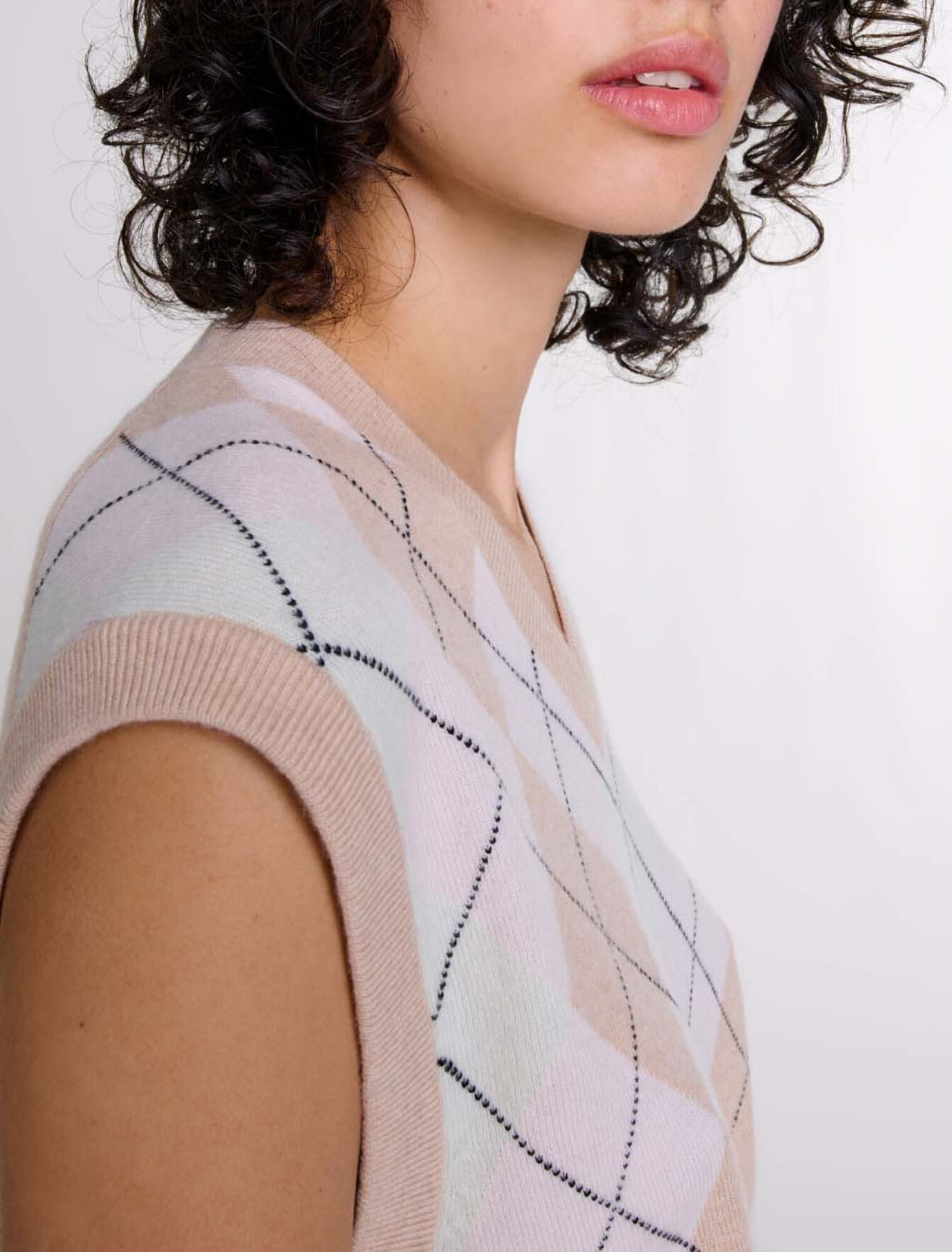 Sleeveless wool blend jumper