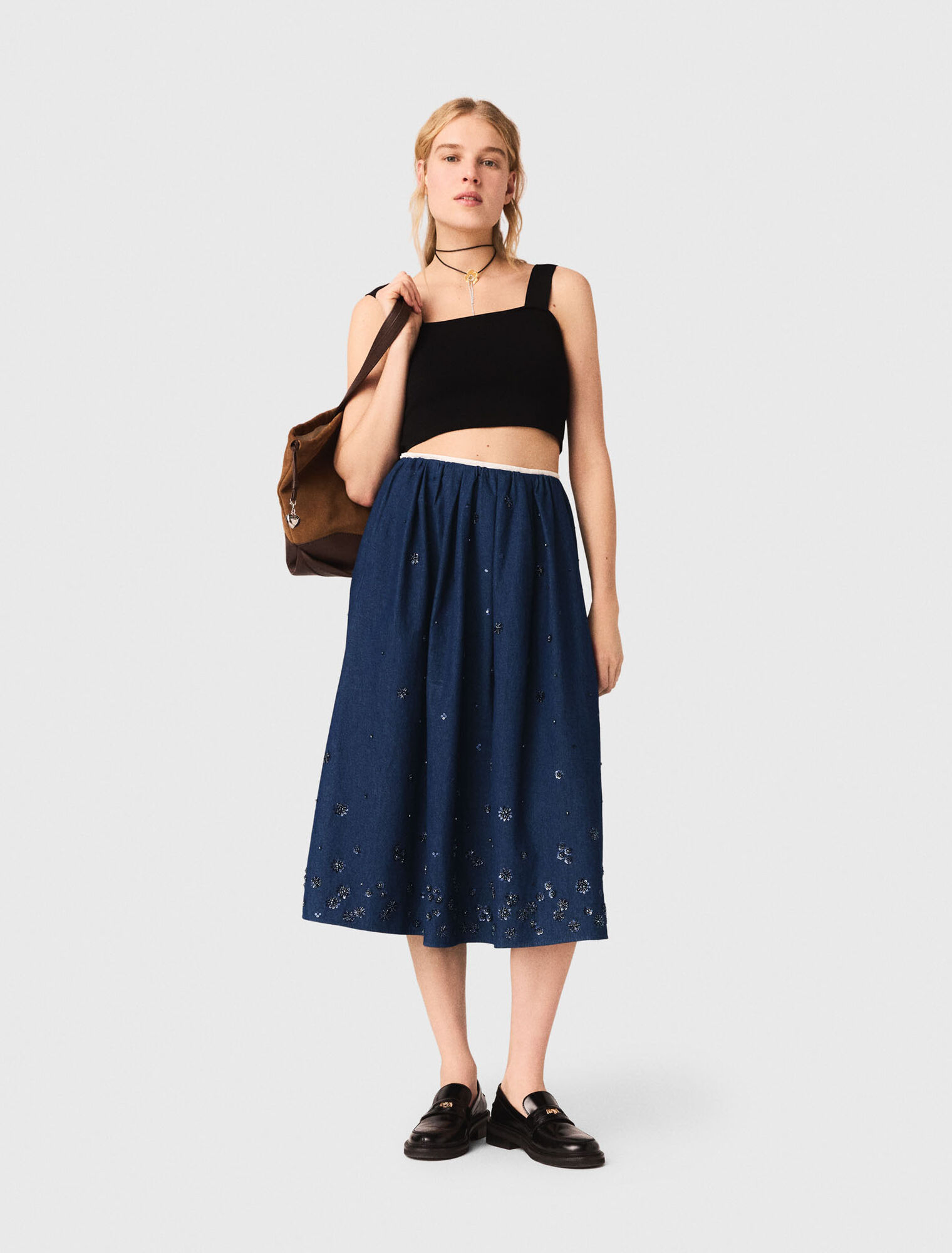 Knitted crop top with straps