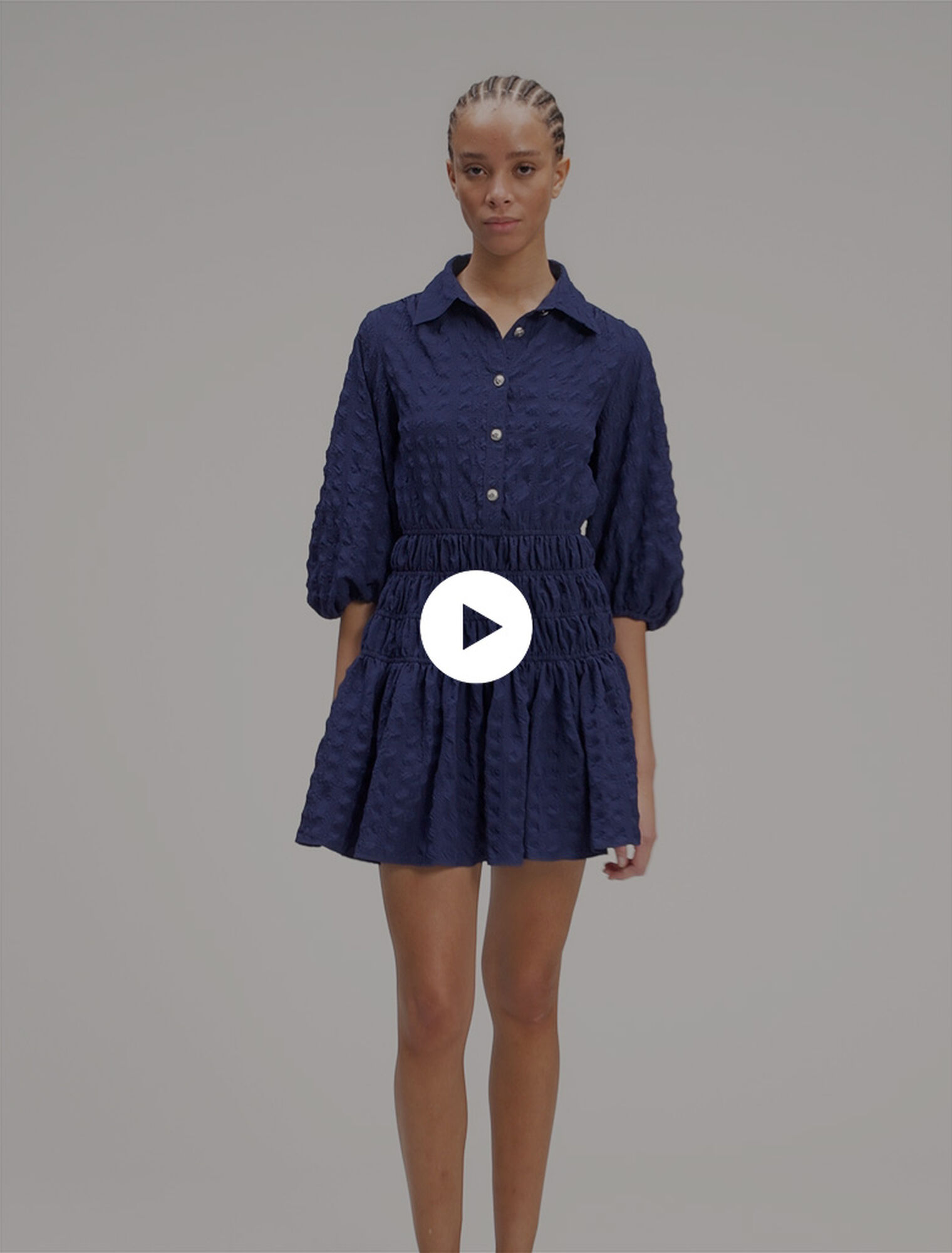 Short satin-effect pleated dress 