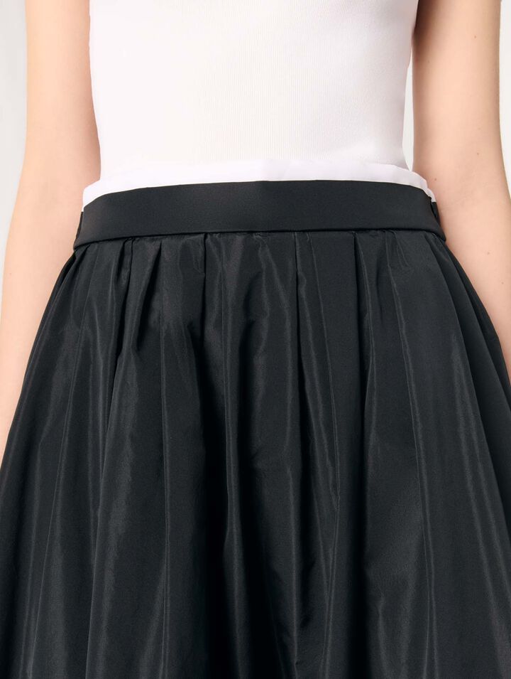 Long skirt with contrast waistband