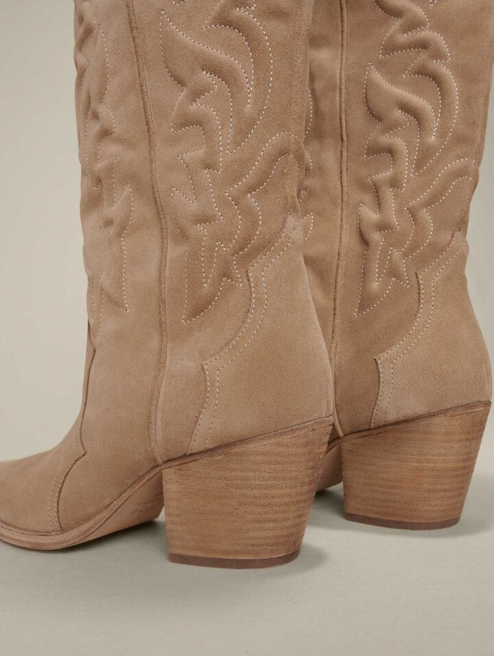 Embroidered leather cowboy boots